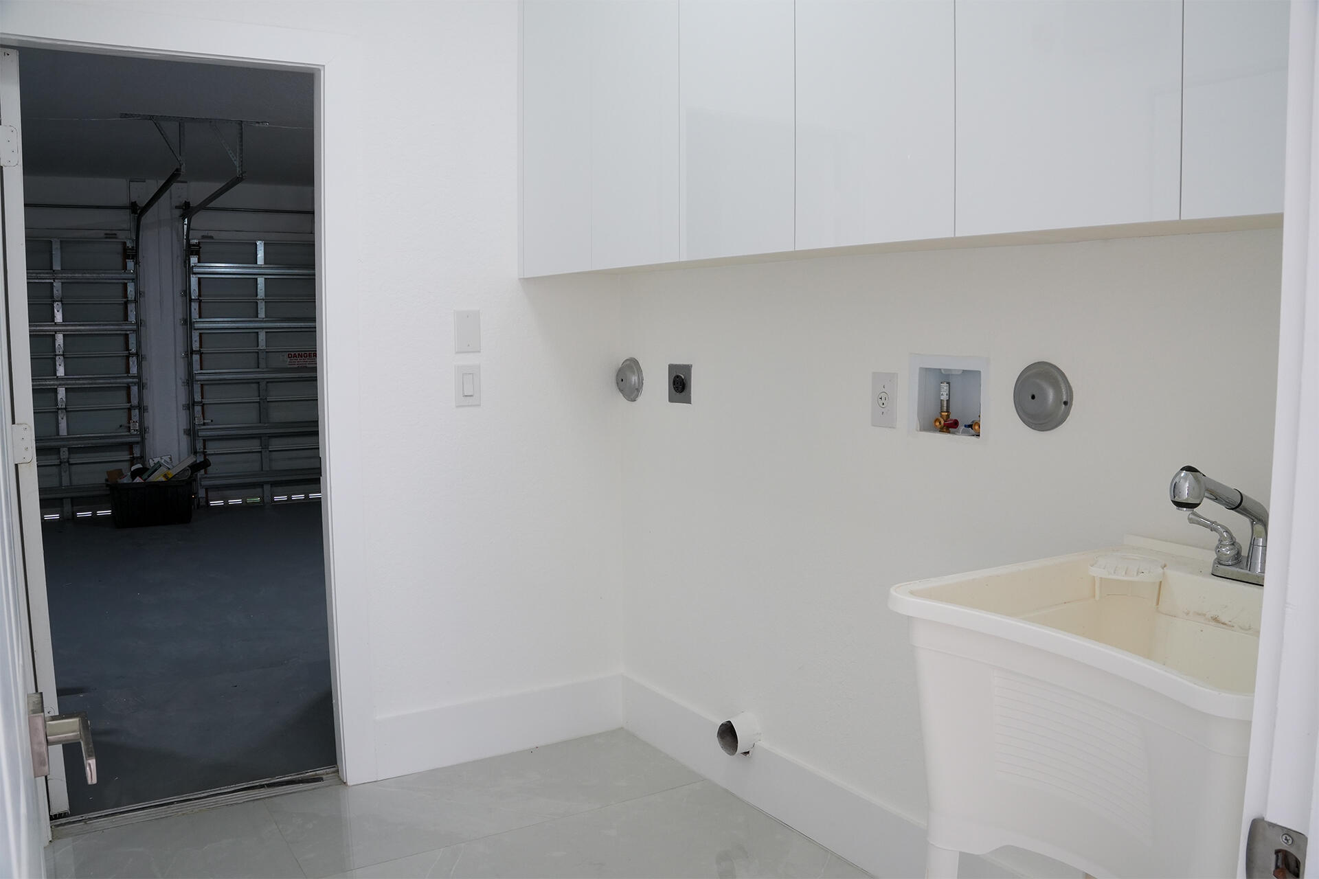 SUNSET LAKES PLAT THREE - Residential