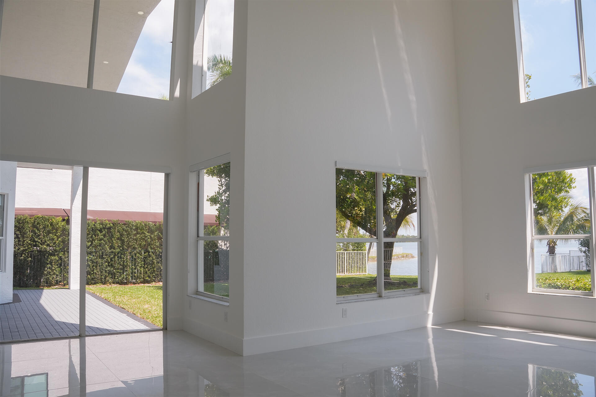 SUNSET LAKES PLAT THREE - Residential