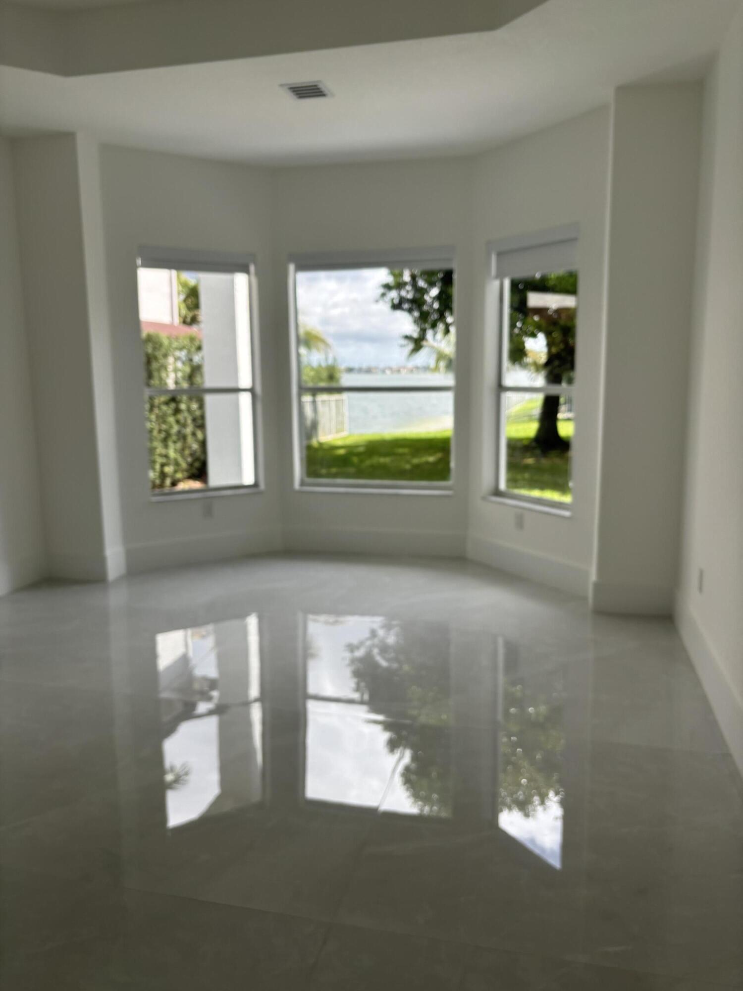 SUNSET LAKES PLAT THREE - Residential