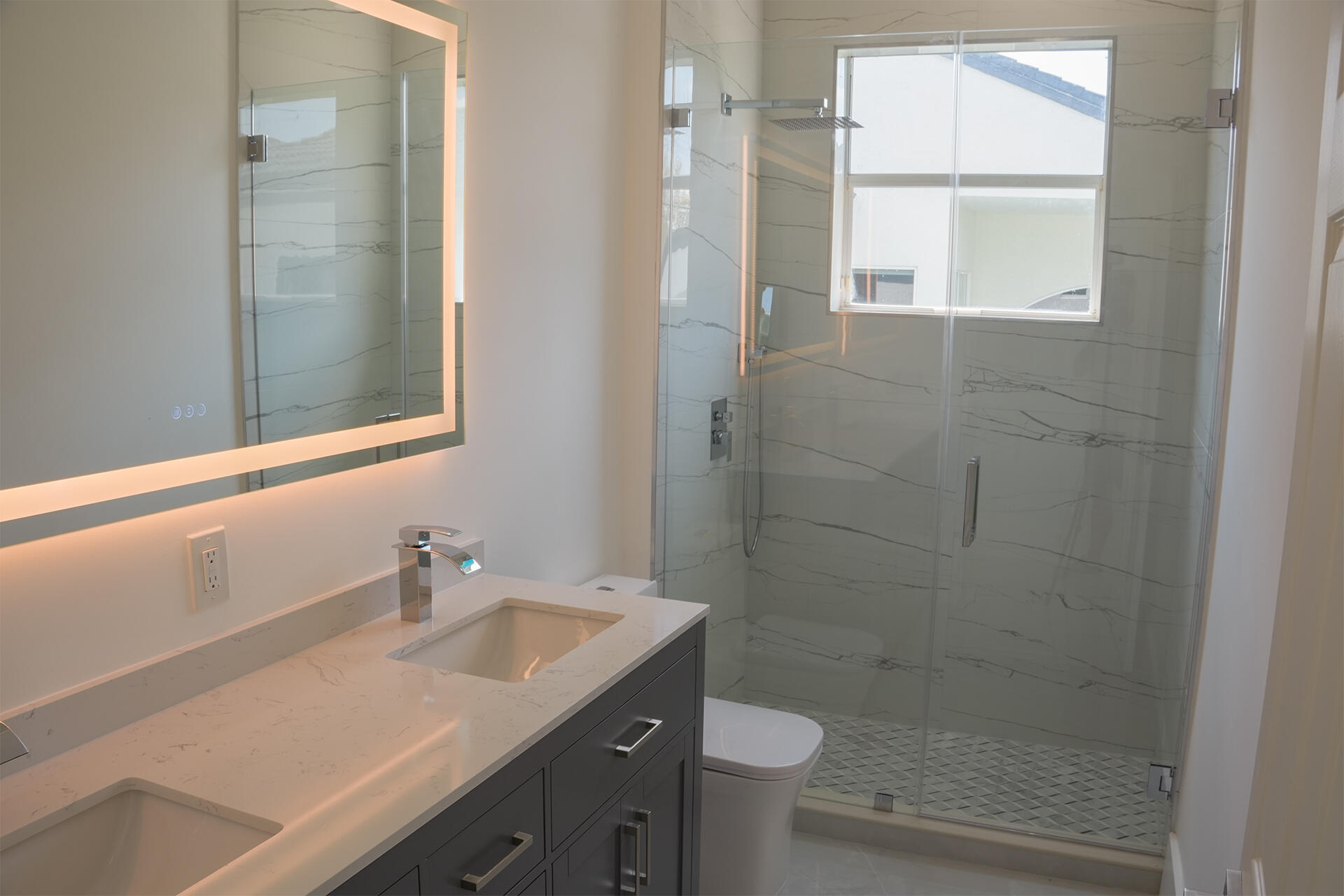 SUNSET LAKES PLAT THREE - Residential