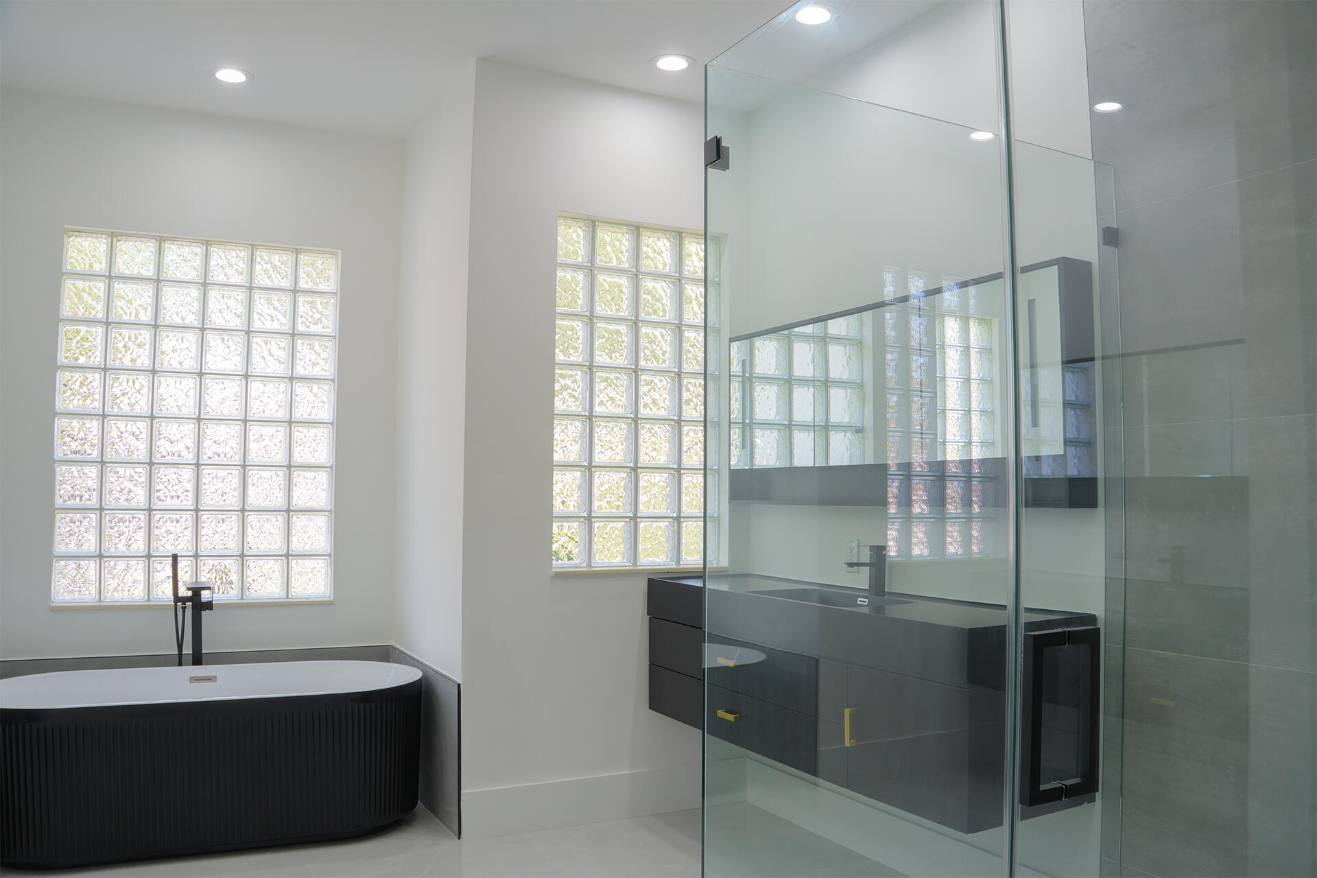 SUNSET LAKES PLAT THREE - Residential