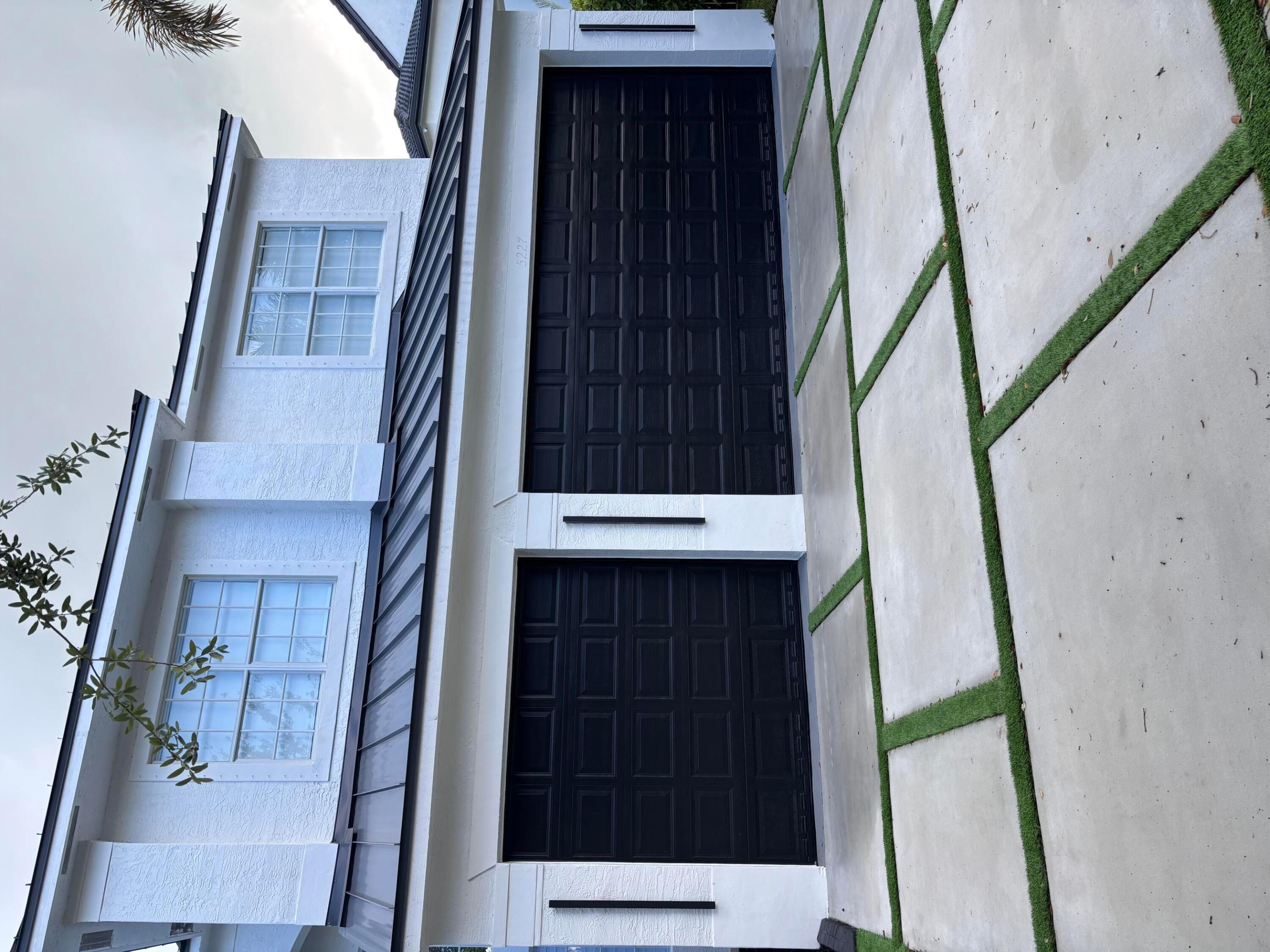 SUNSET LAKES PLAT THREE - Residential