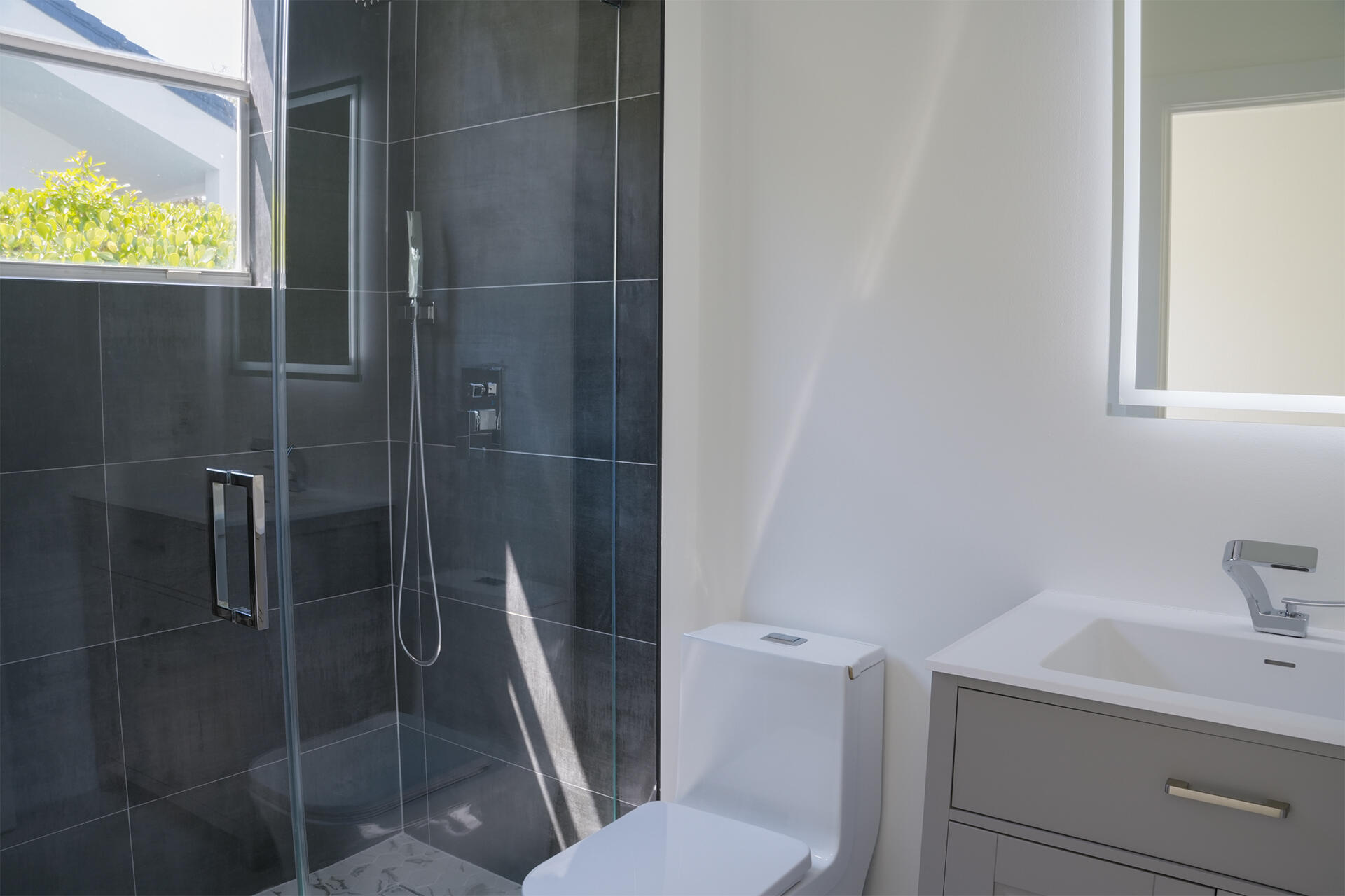 SUNSET LAKES PLAT THREE - Residential