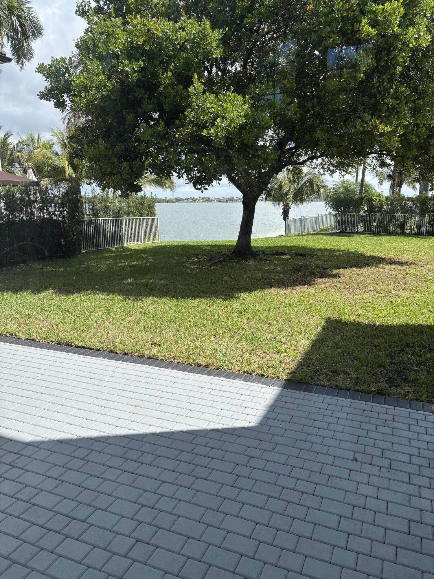 SUNSET LAKES PLAT THREE - Residential