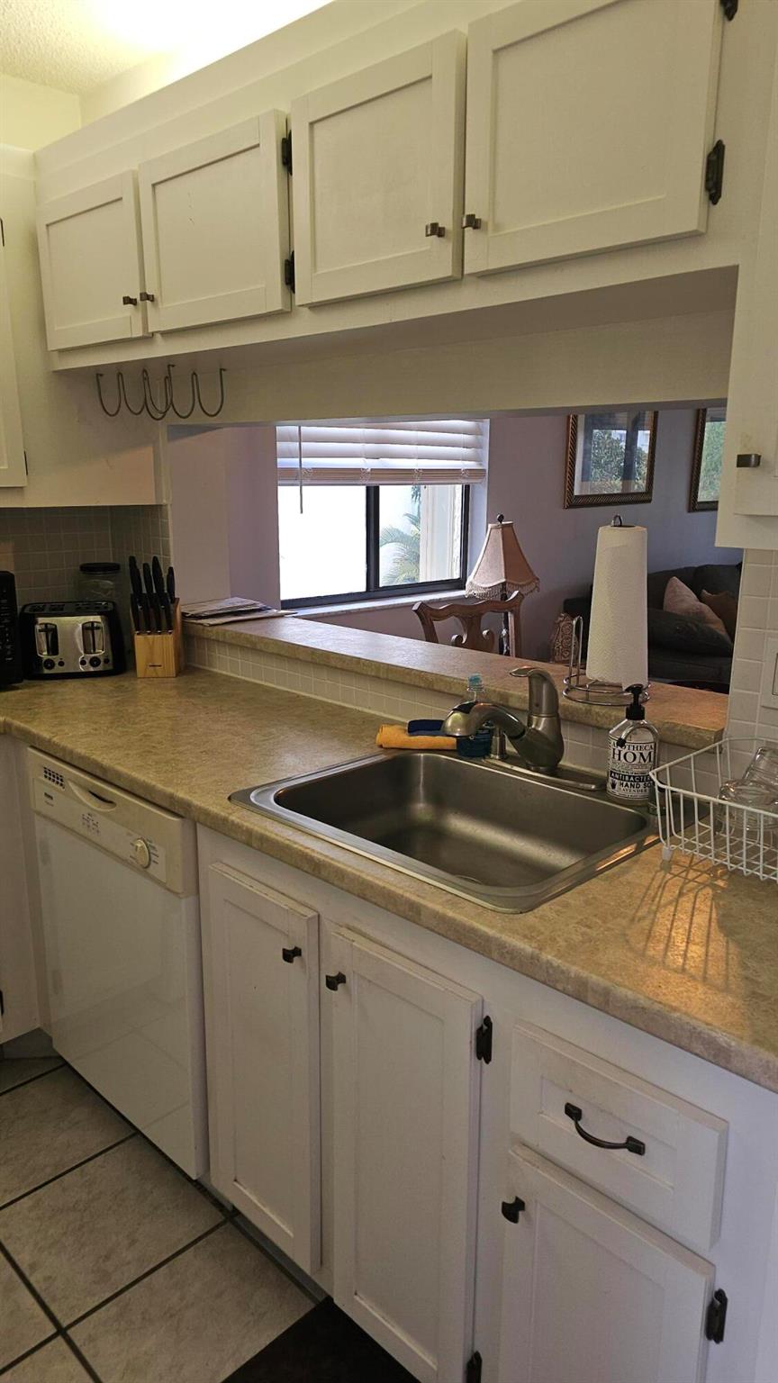 GRANDVIEW AT SPRING LAKES - Residential Lease