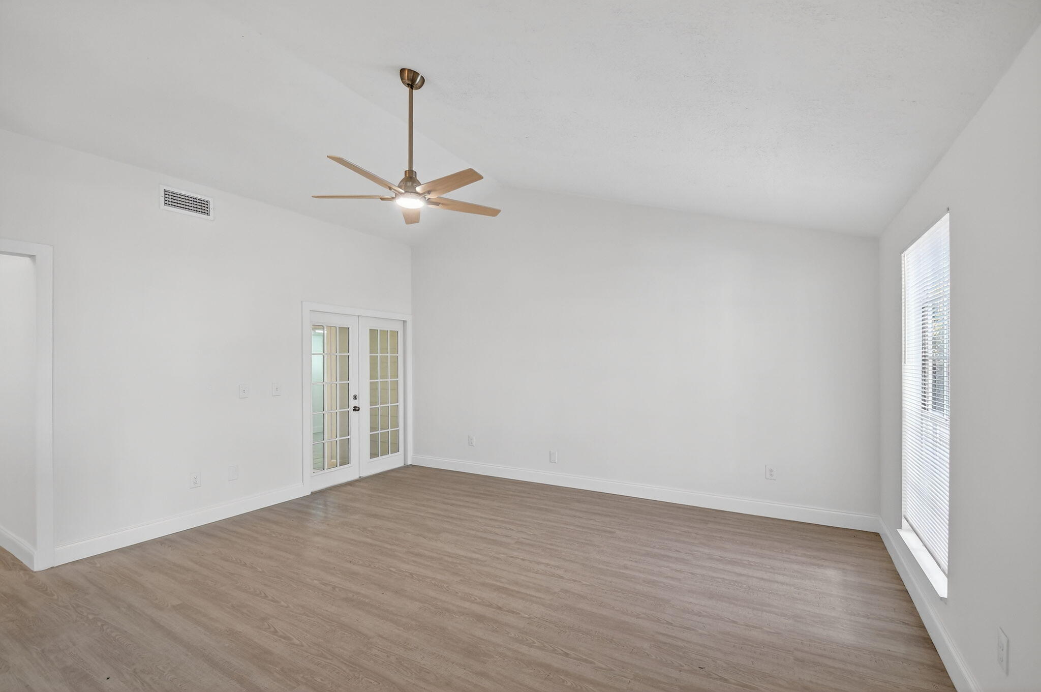 COUNTERPOINT ESTATES 9 - Residential