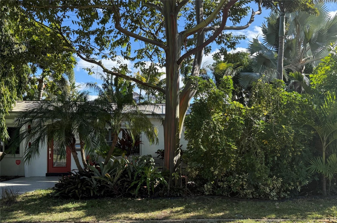 2708 NE 10th Terrace