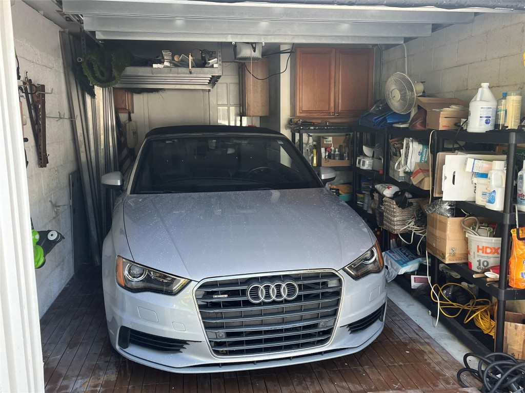 2708 NE 10th Terrace