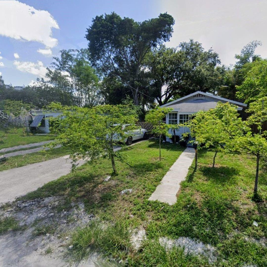 521 SW 3rd Ave