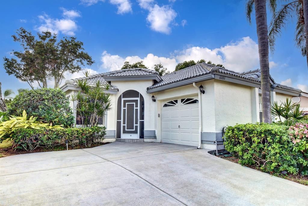 Photo of 6086 Bay Isles Drive, Boynton Beach, FL 33437 (MLS # R10765340)