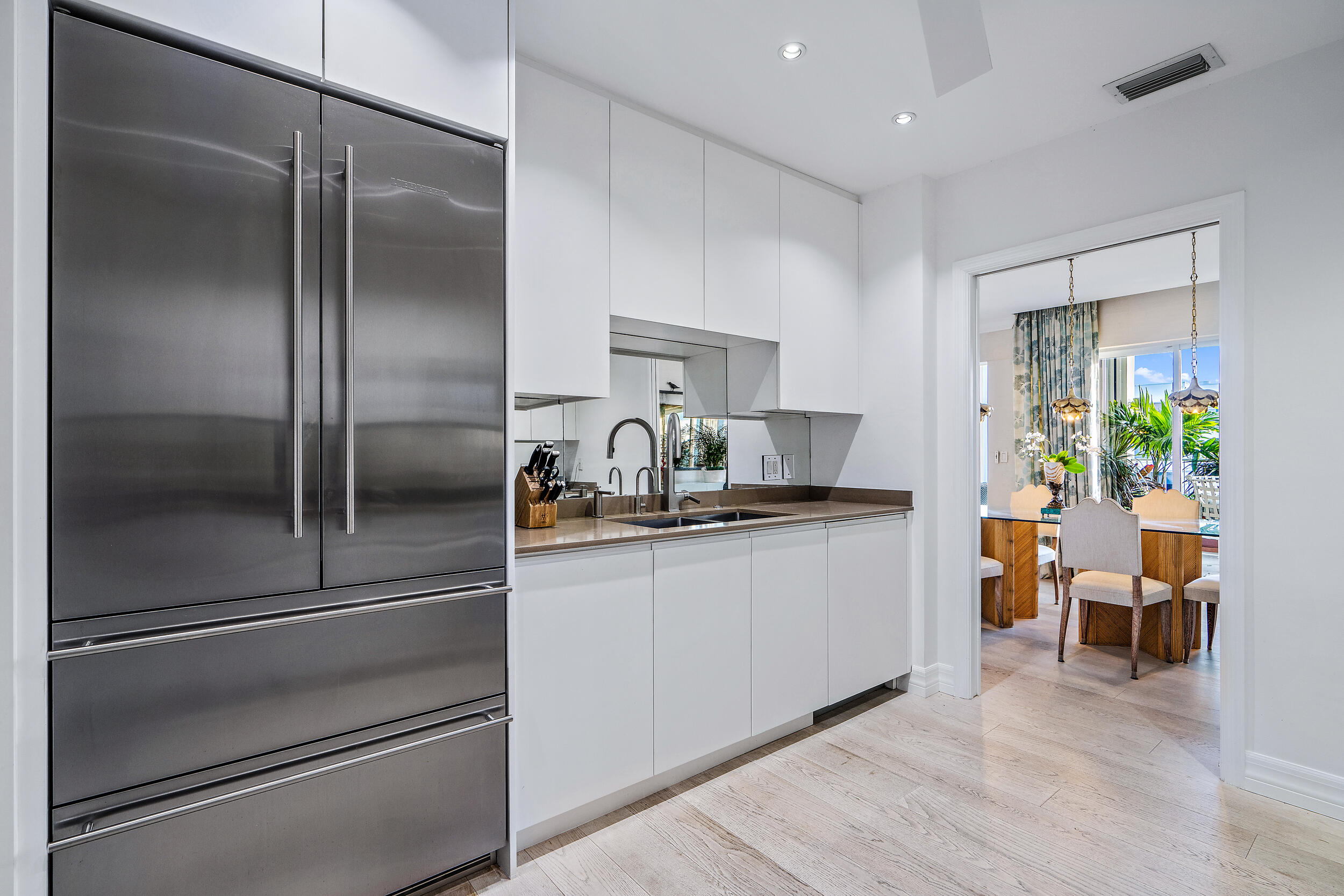 PALM BEACH TOWERS CONDO - Residential