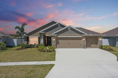 8680 Pavia Street, Fort Pierce, FL MLS: R11074315
