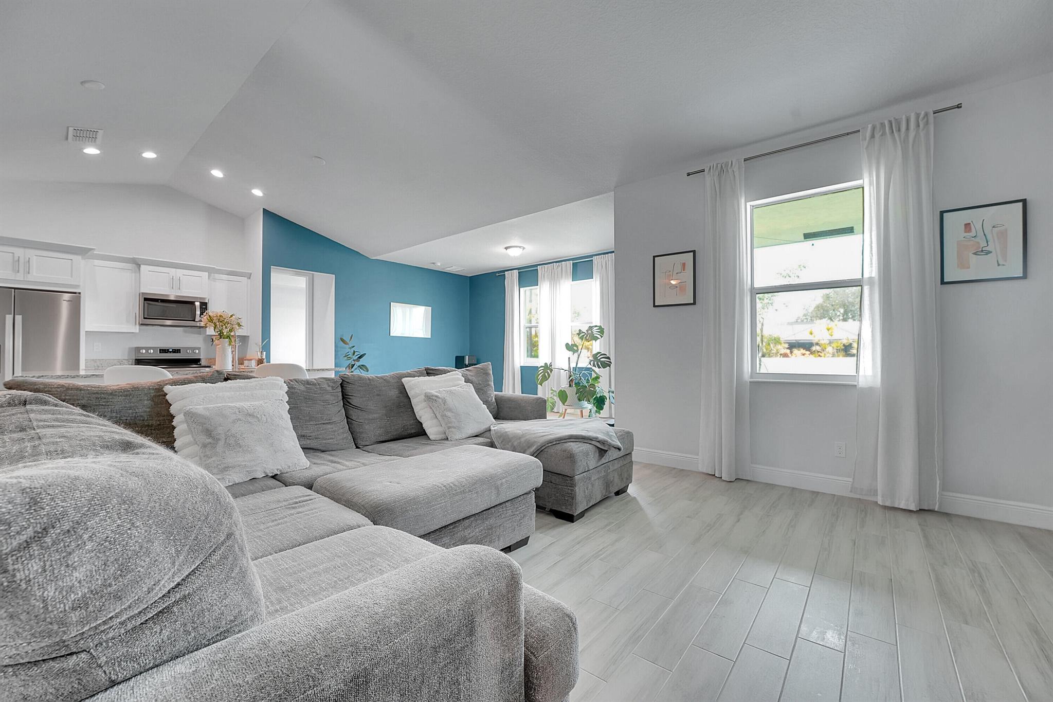 PORT ST LUCIE SECTION 3 - Residential