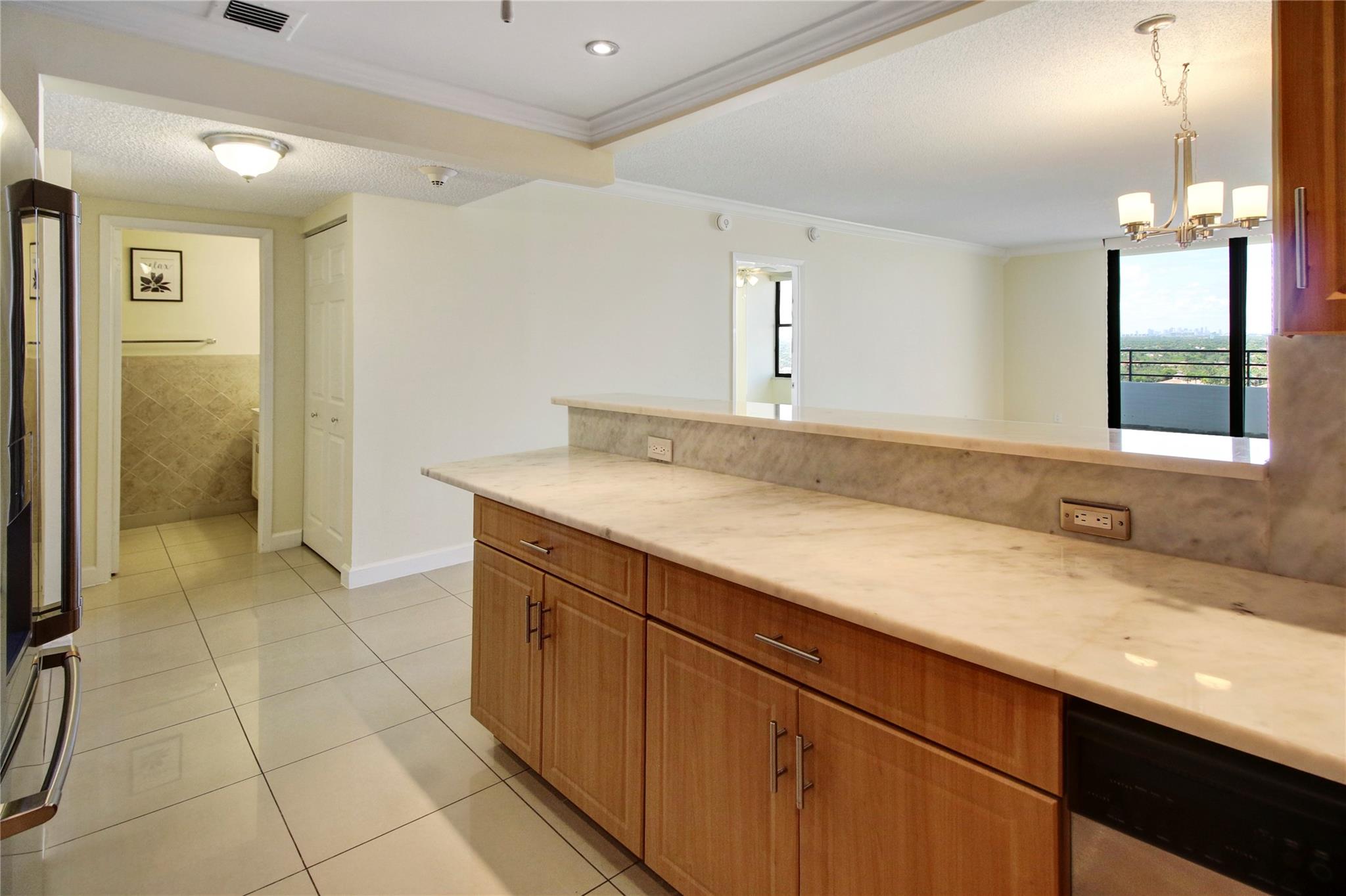 2500 Parkview Dr 1710