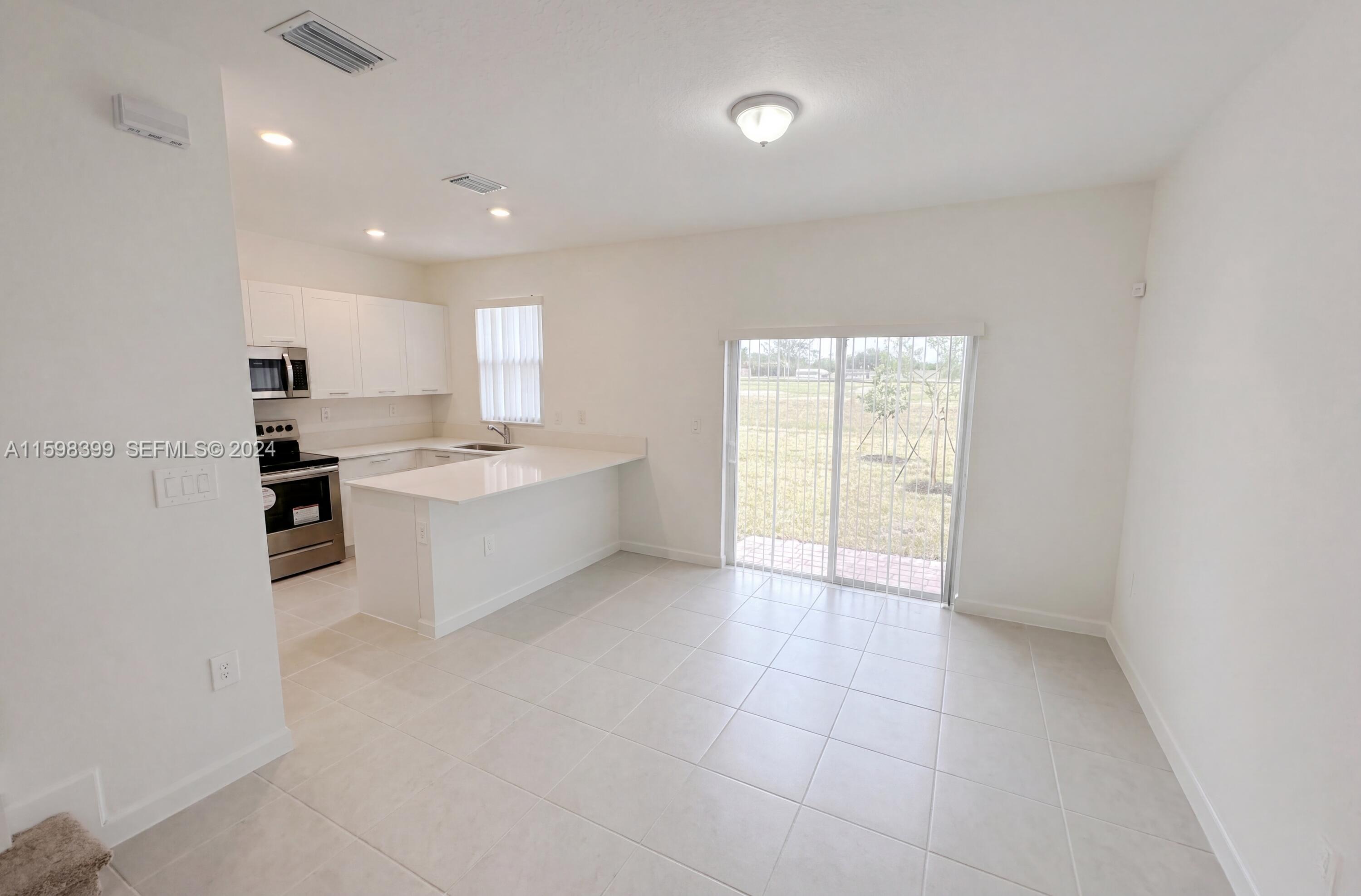 GOLF PARK SEC 1 - Residential Lease