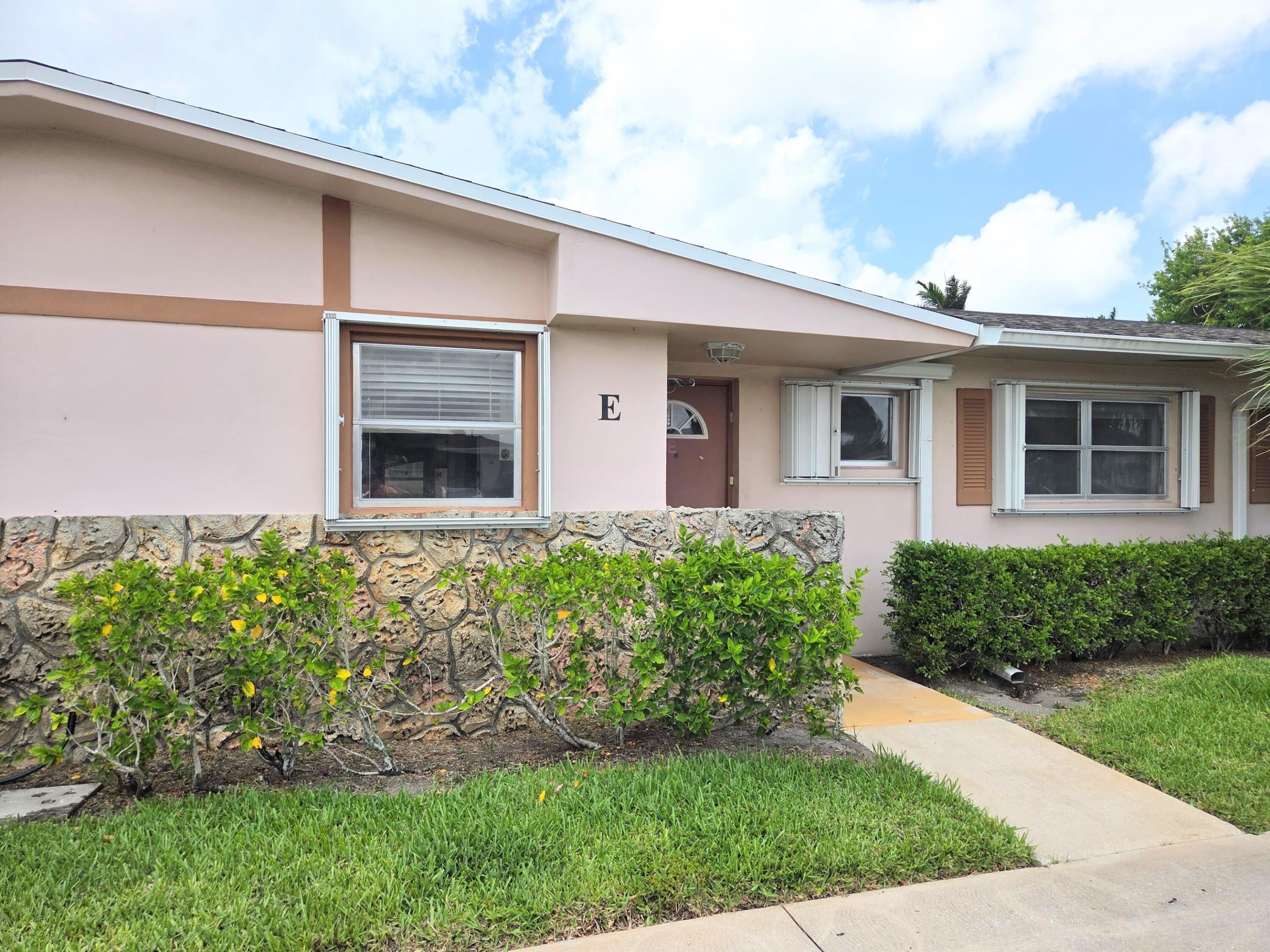 2703 Dudley Drive W Unit E, West Palm Beach FL 33415