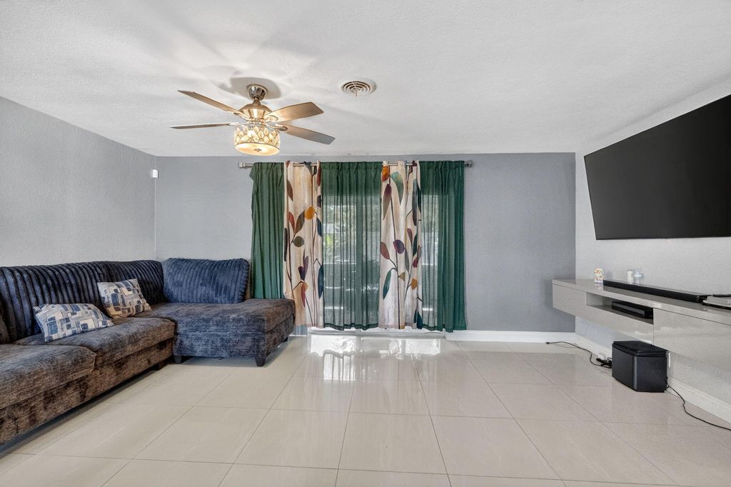 Photo of 6980 NW 6th Street, Plantation, FL 33317 (MLS # R11168483)