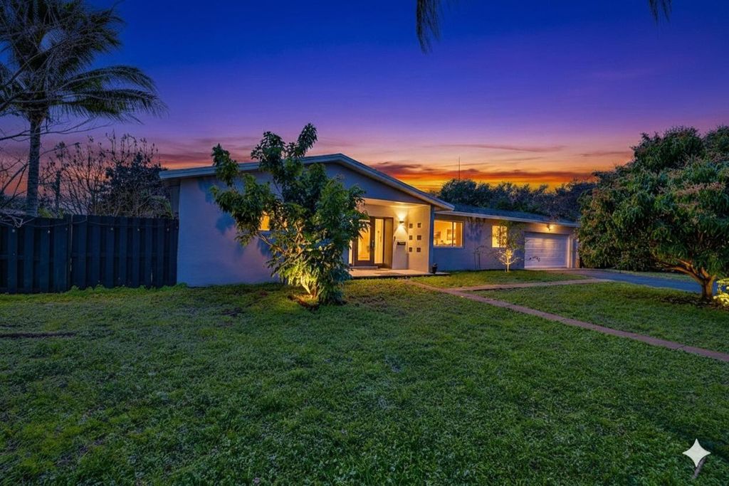 Photo of 6980 NW 6th Street, Plantation, FL 33317 (MLS # R11168483)