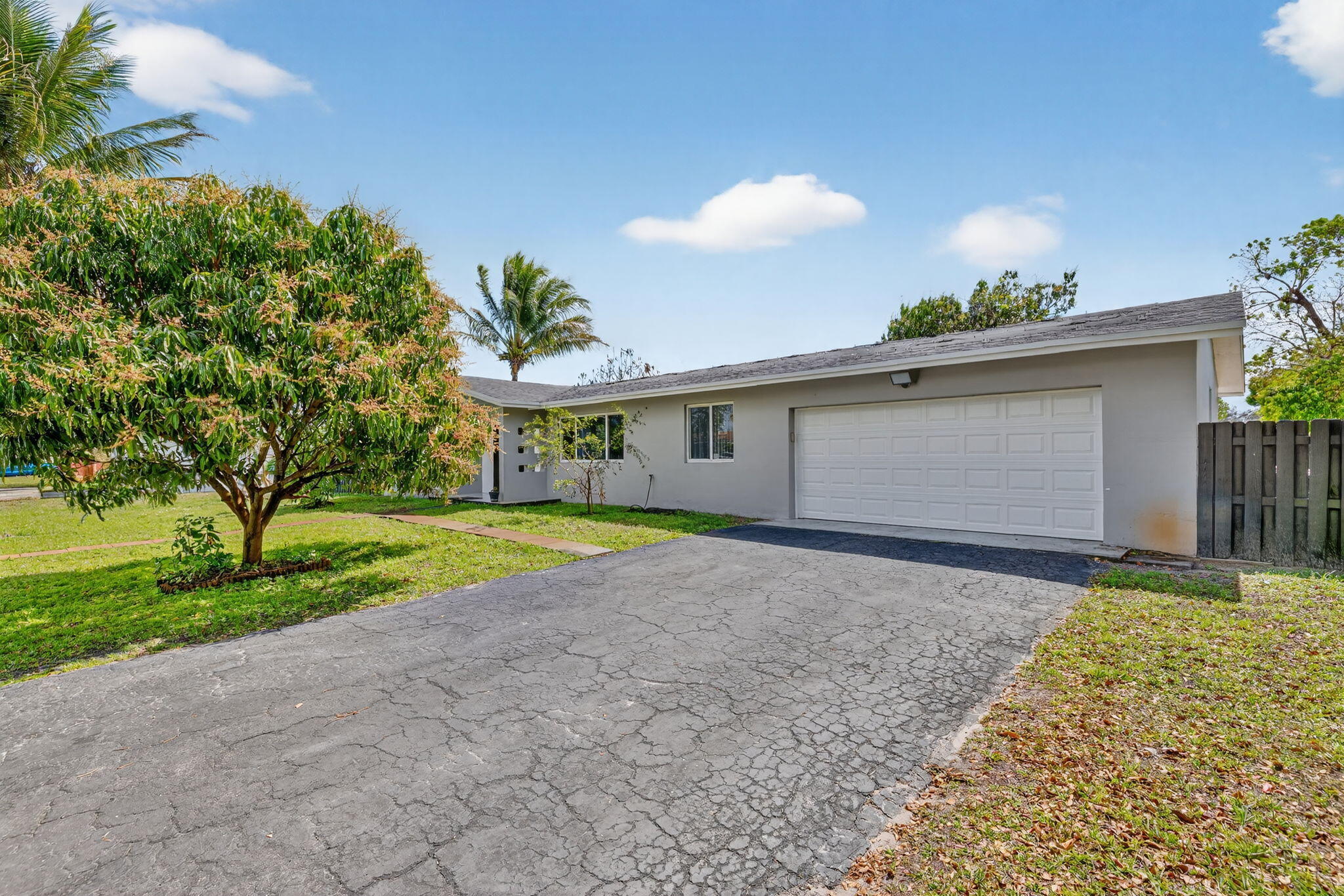 PLANTATION GARDENS SEC 5 - Residential