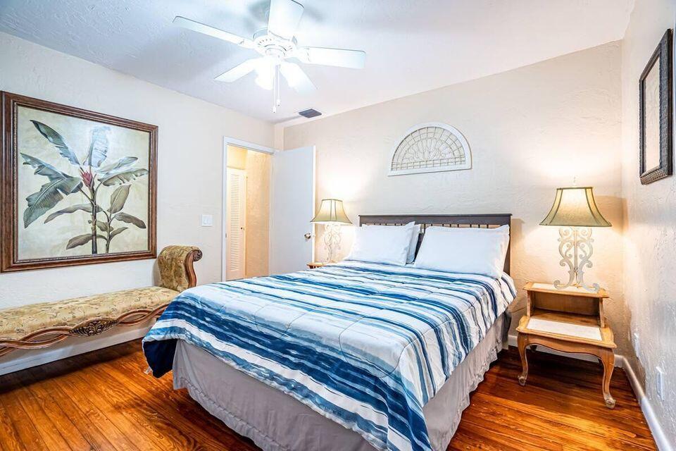 NORTH LAKE WORTH - Residential