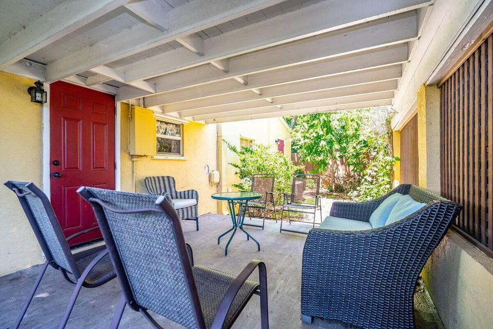 NORTH LAKE WORTH - Residential