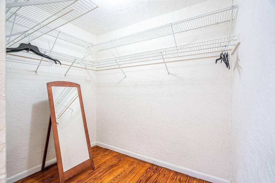 NORTH LAKE WORTH - Residential