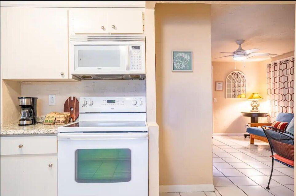 NORTH LAKE WORTH - Residential