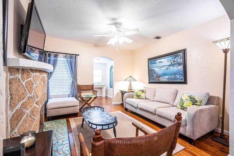 NORTH LAKE WORTH - Residential