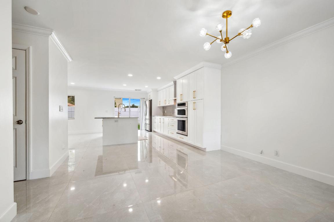 Properties 3460 Commodore Court
