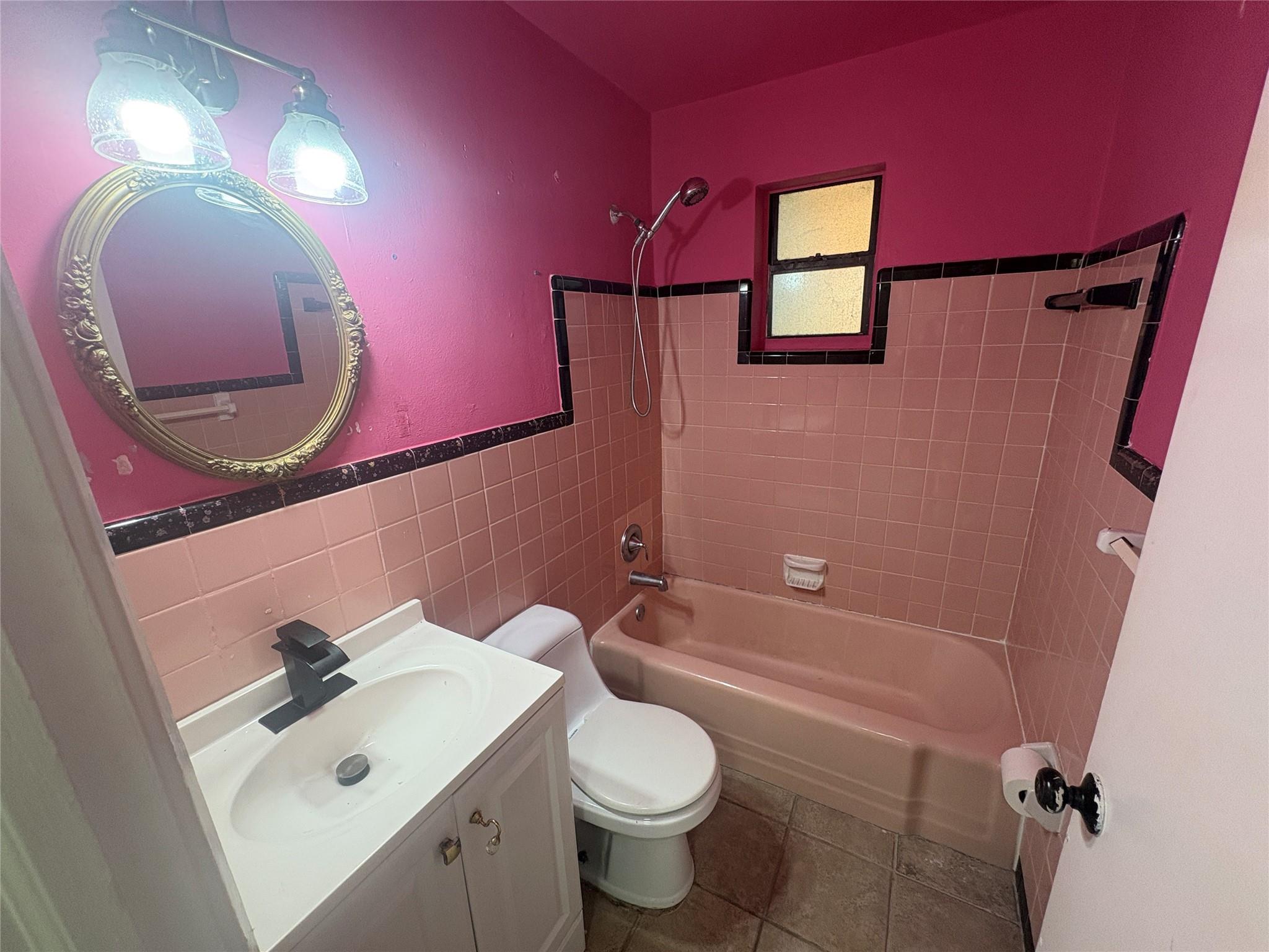 View photos, virtual tours, details... 3137 SW 13th Ct