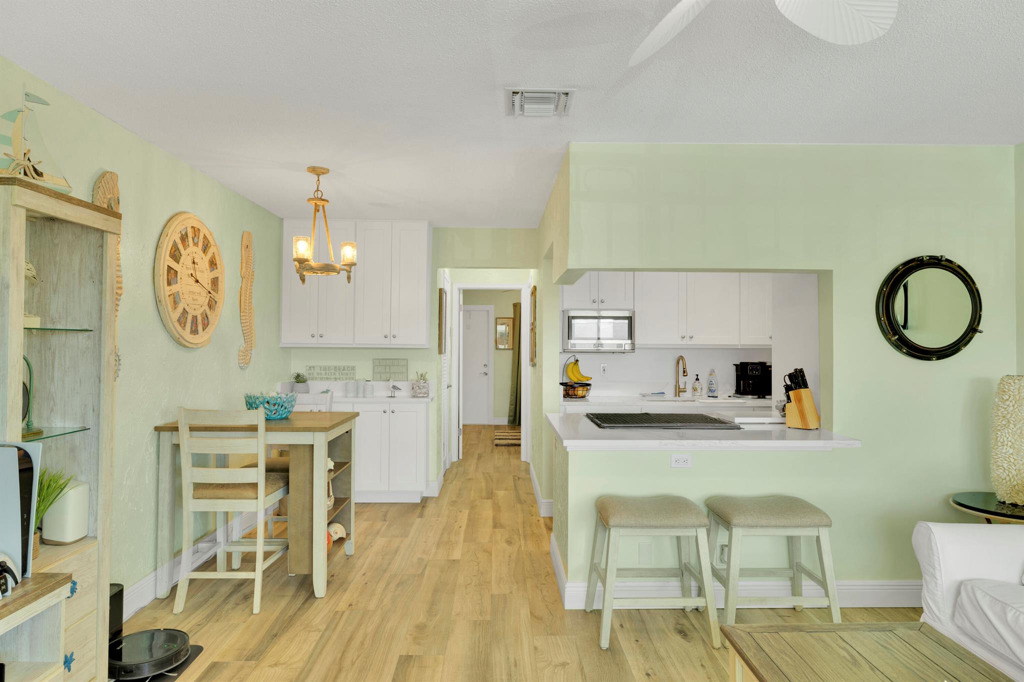 2542 S Federal Highway 12-A