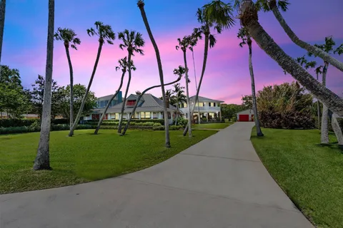 3305 N Indian River Drive, Fort Pierce, FL MLS: R11084293