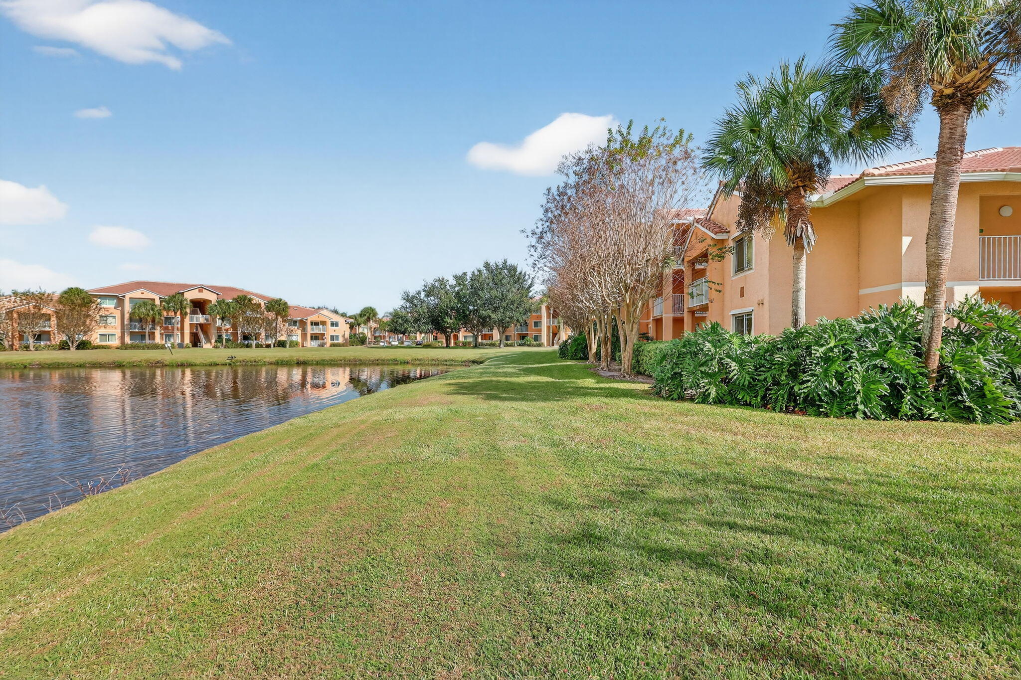 THE CLUB AT ST LUCIE WEST, A CONDOMINIUM - Residential Lease