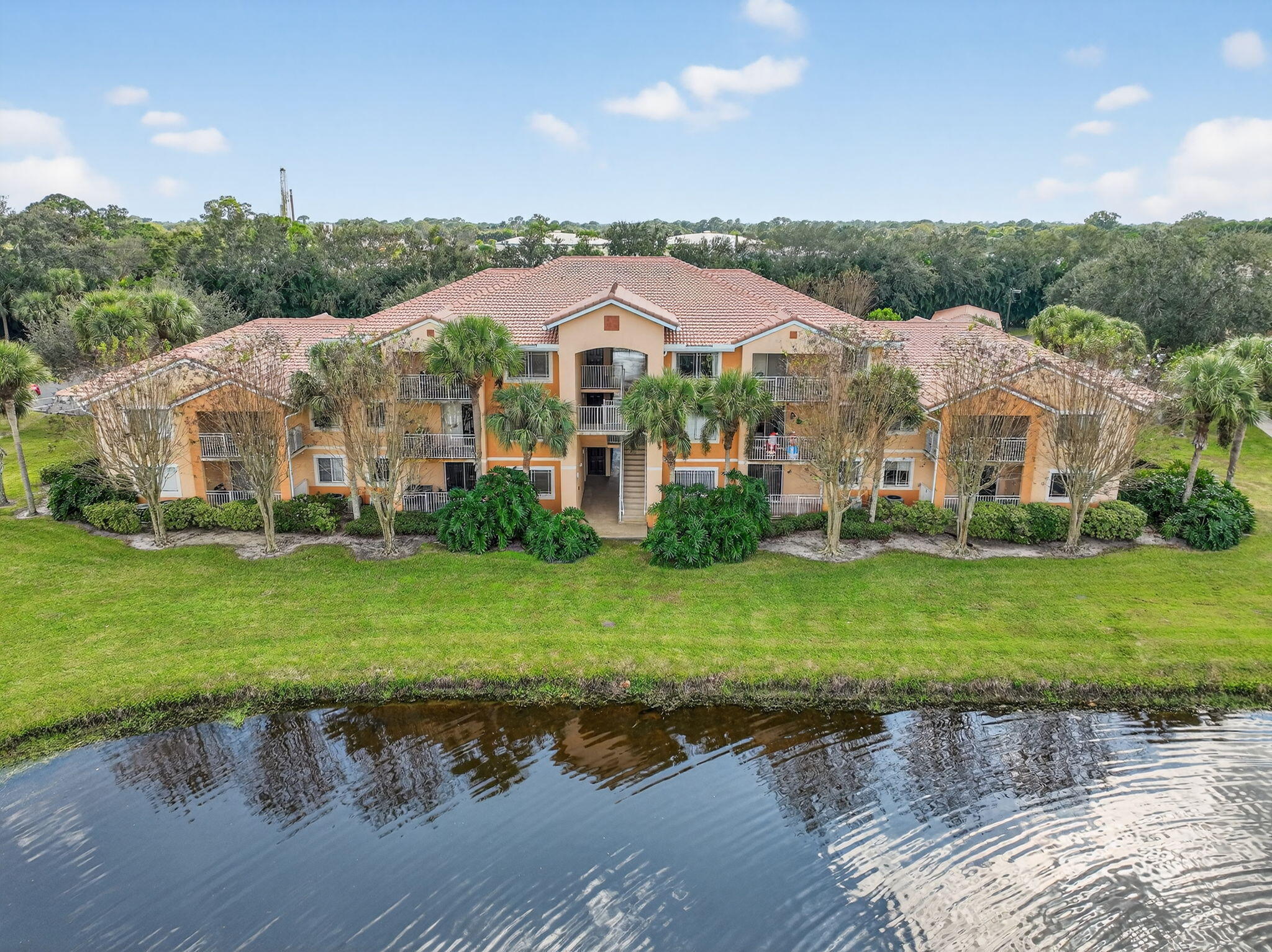 THE CLUB AT ST LUCIE WEST, A CONDOMINIUM - Residential Lease