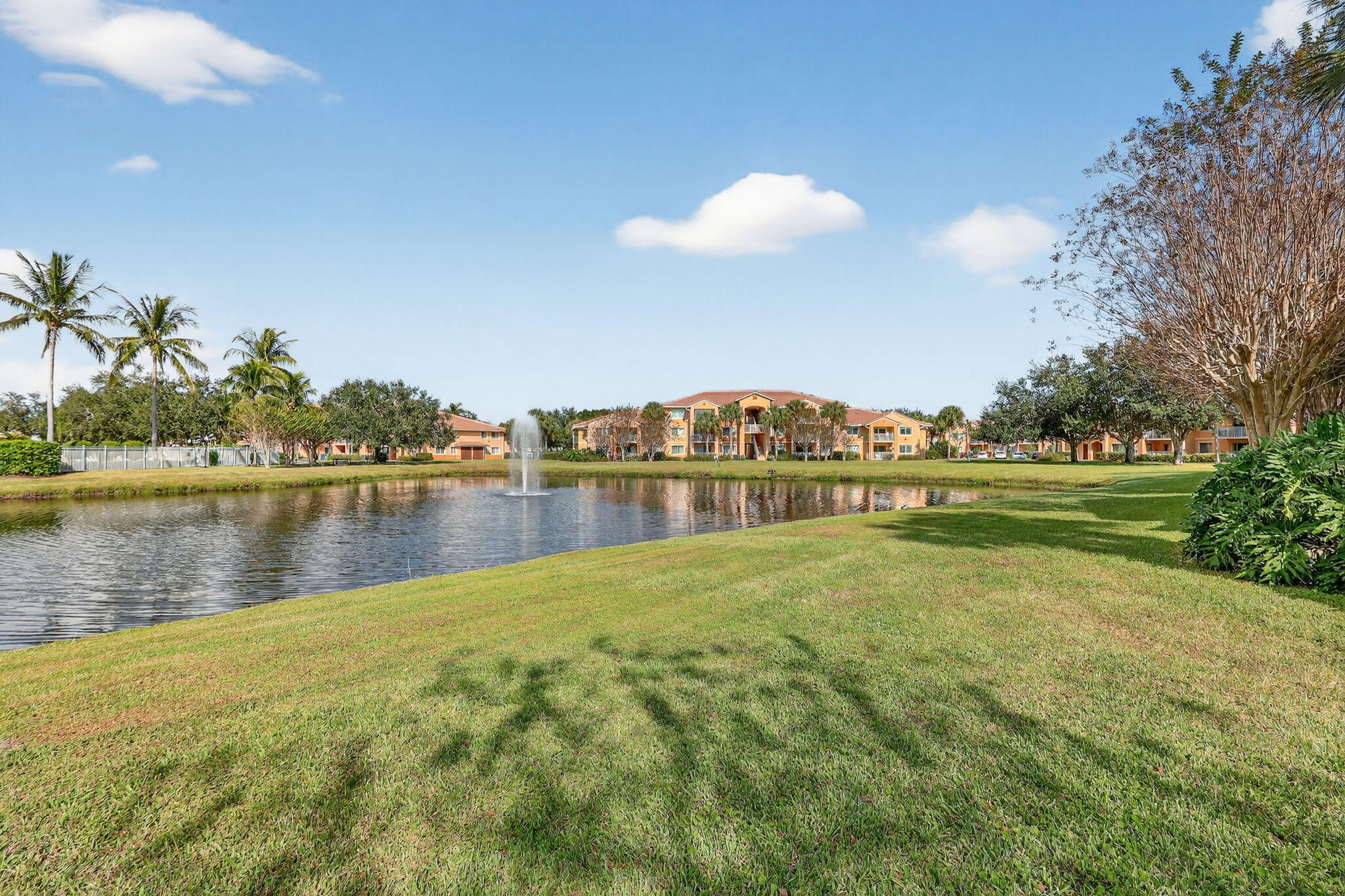 THE CLUB AT ST LUCIE WEST, A CONDOMINIUM - Residential Lease