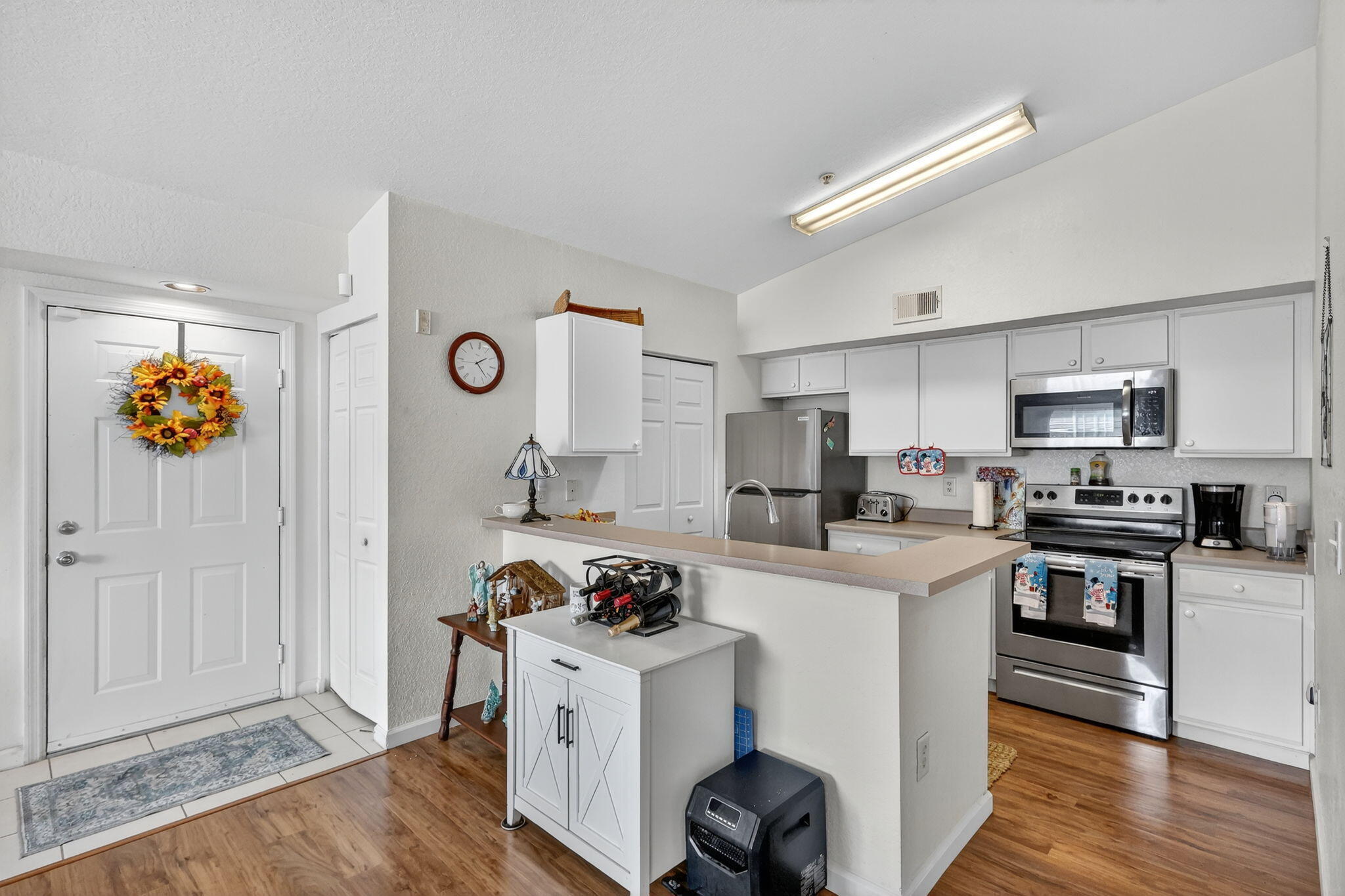 THE CLUB AT ST LUCIE WEST, A CONDOMINIUM - Residential Lease