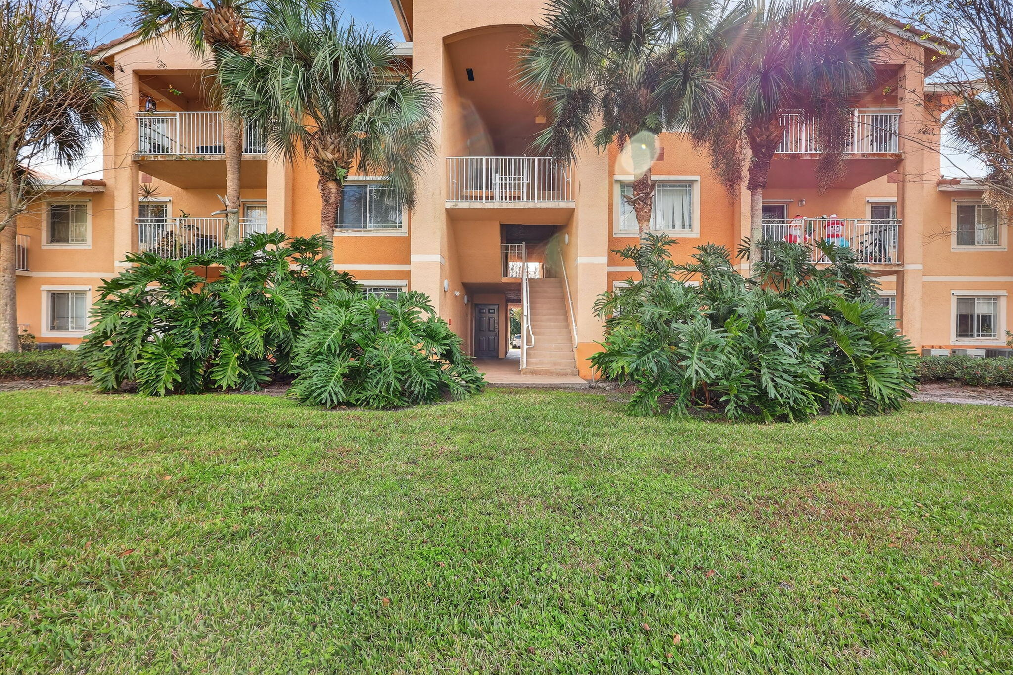THE CLUB AT ST LUCIE WEST, A CONDOMINIUM - Residential Lease