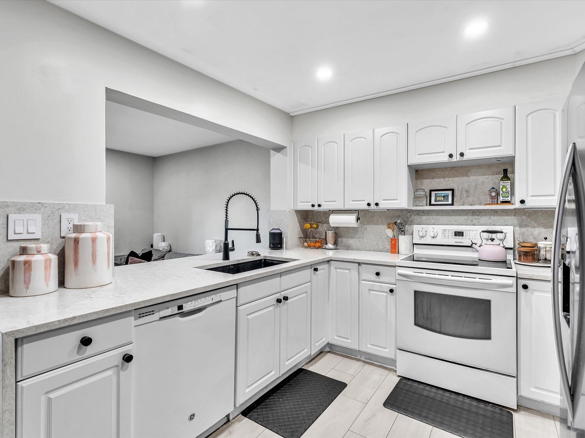 Sunflower 76-32 B - Residential