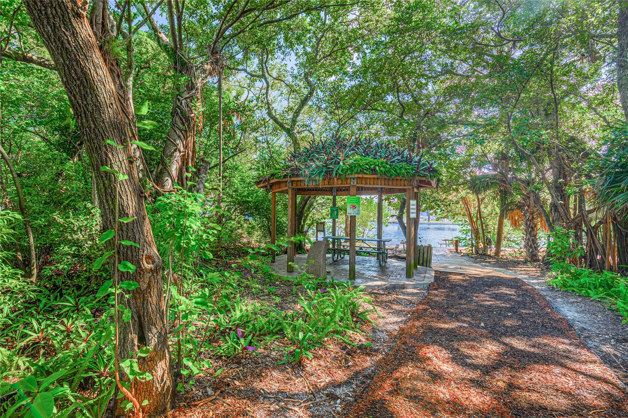 Shady Banks & Lauderdale - Residential