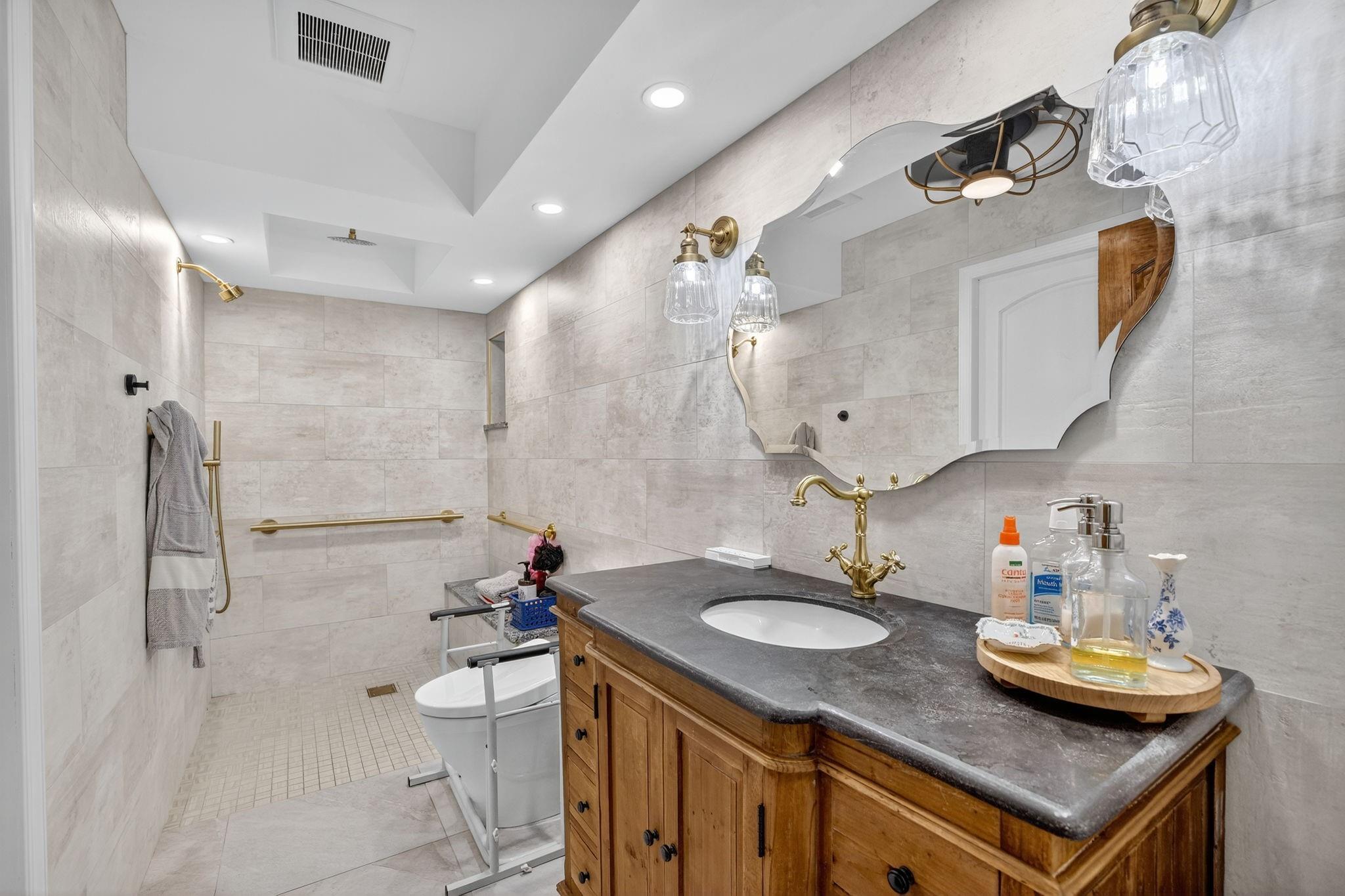 Shady Banks & Lauderdale - Residential