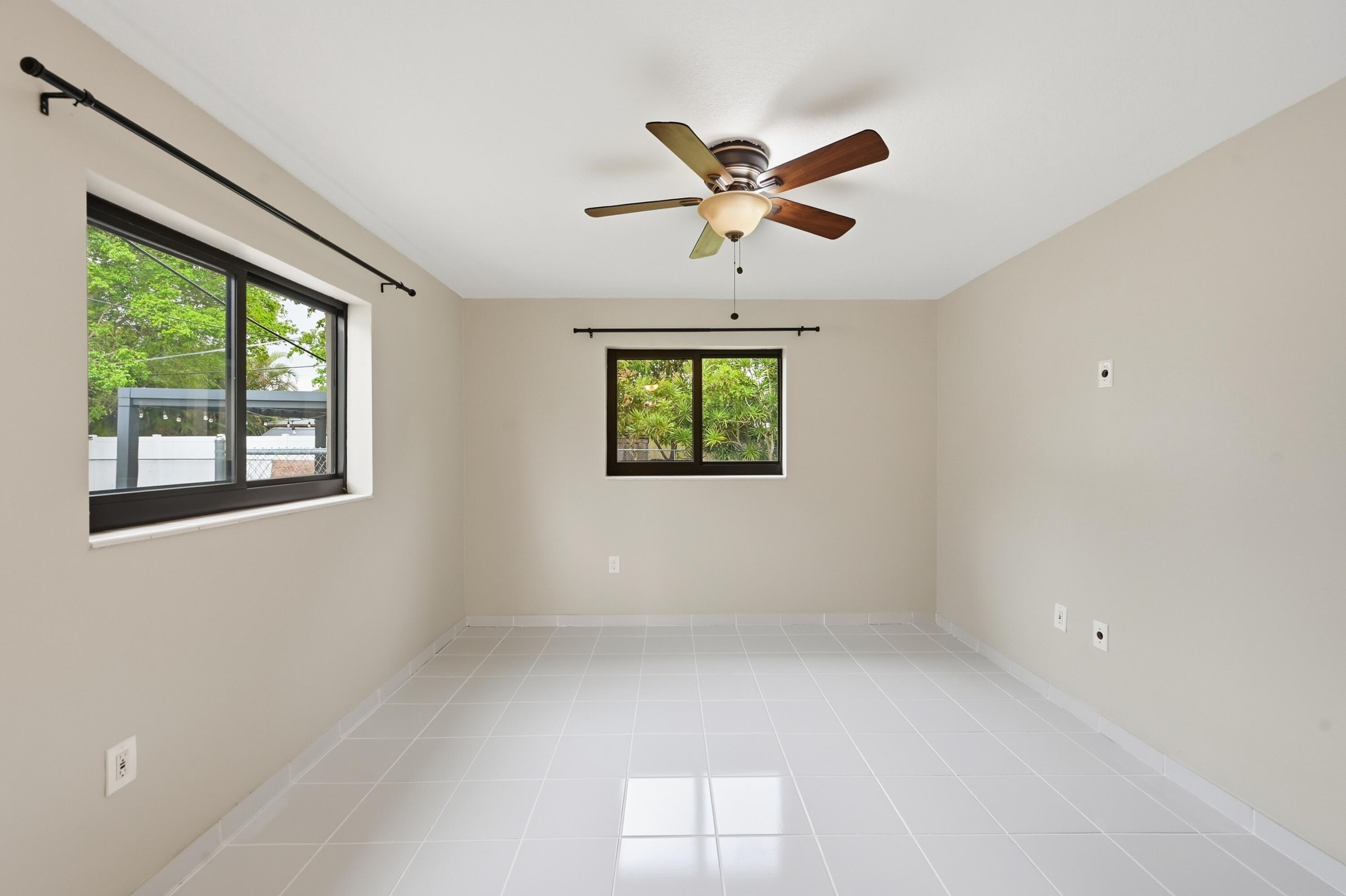 SUNRISE GOLF VILLAGE FIRST ADD - Residential