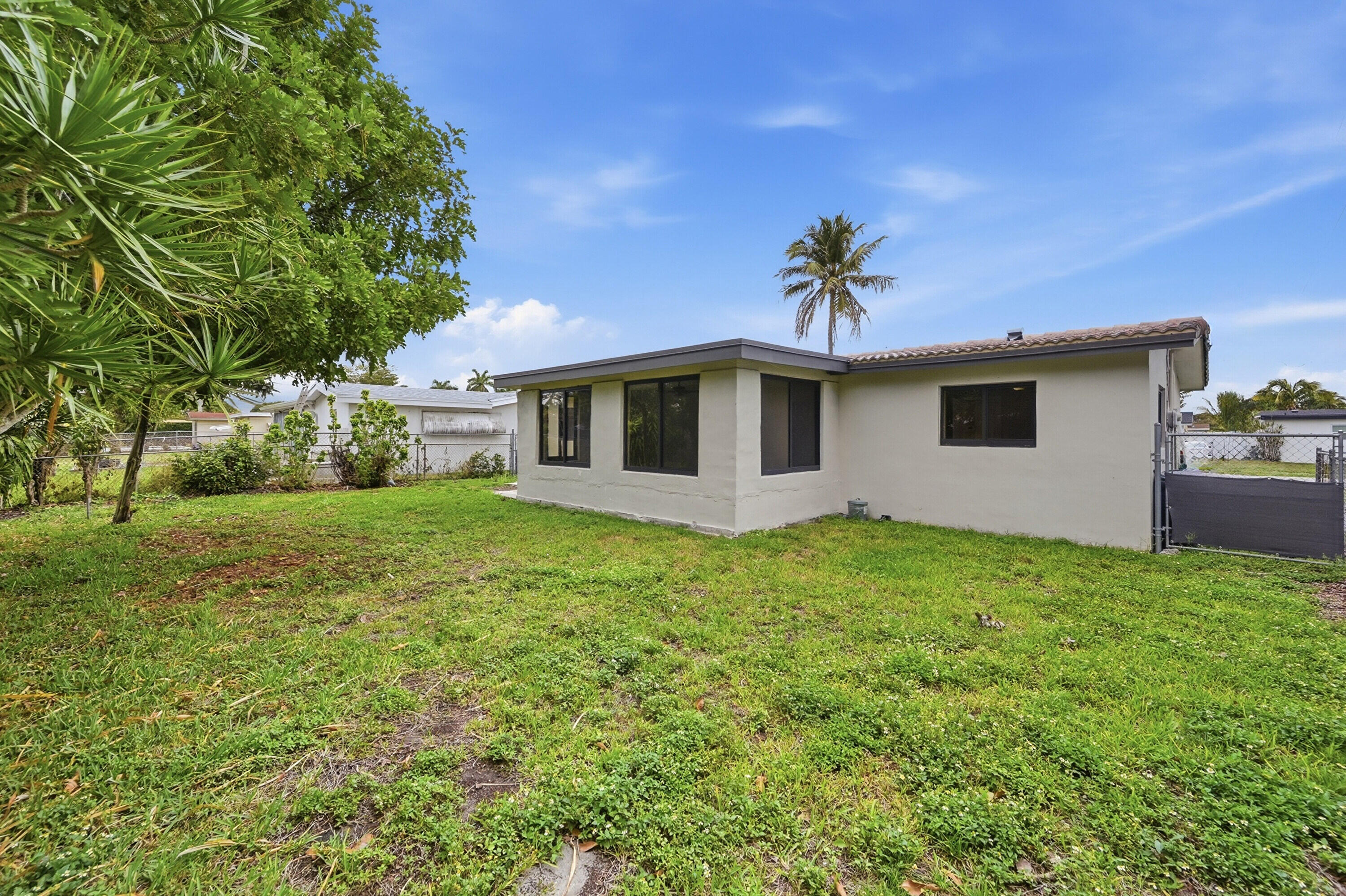 SUNRISE GOLF VILLAGE FIRST ADD - Residential