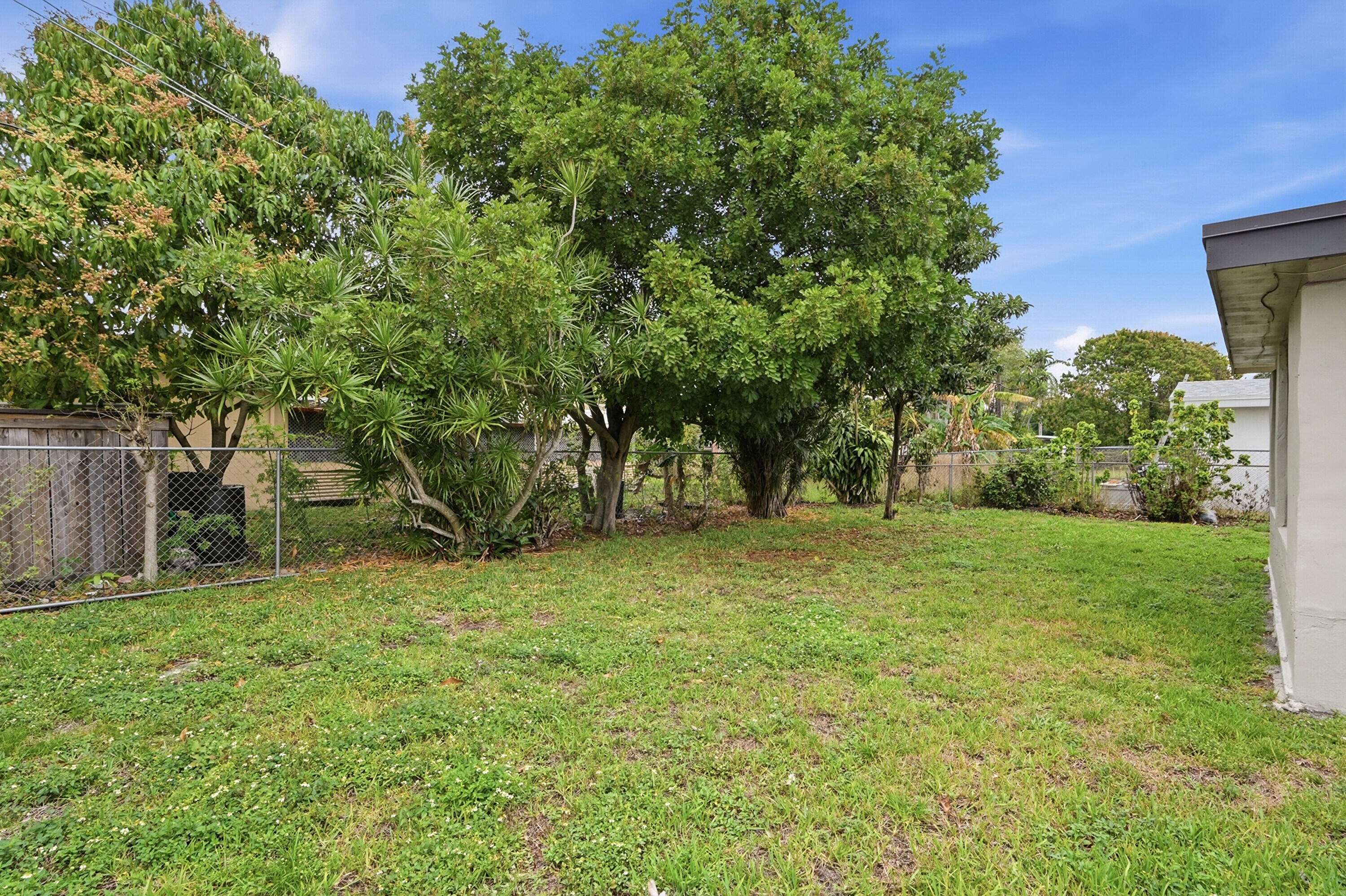 SUNRISE GOLF VILLAGE FIRST ADD - Residential