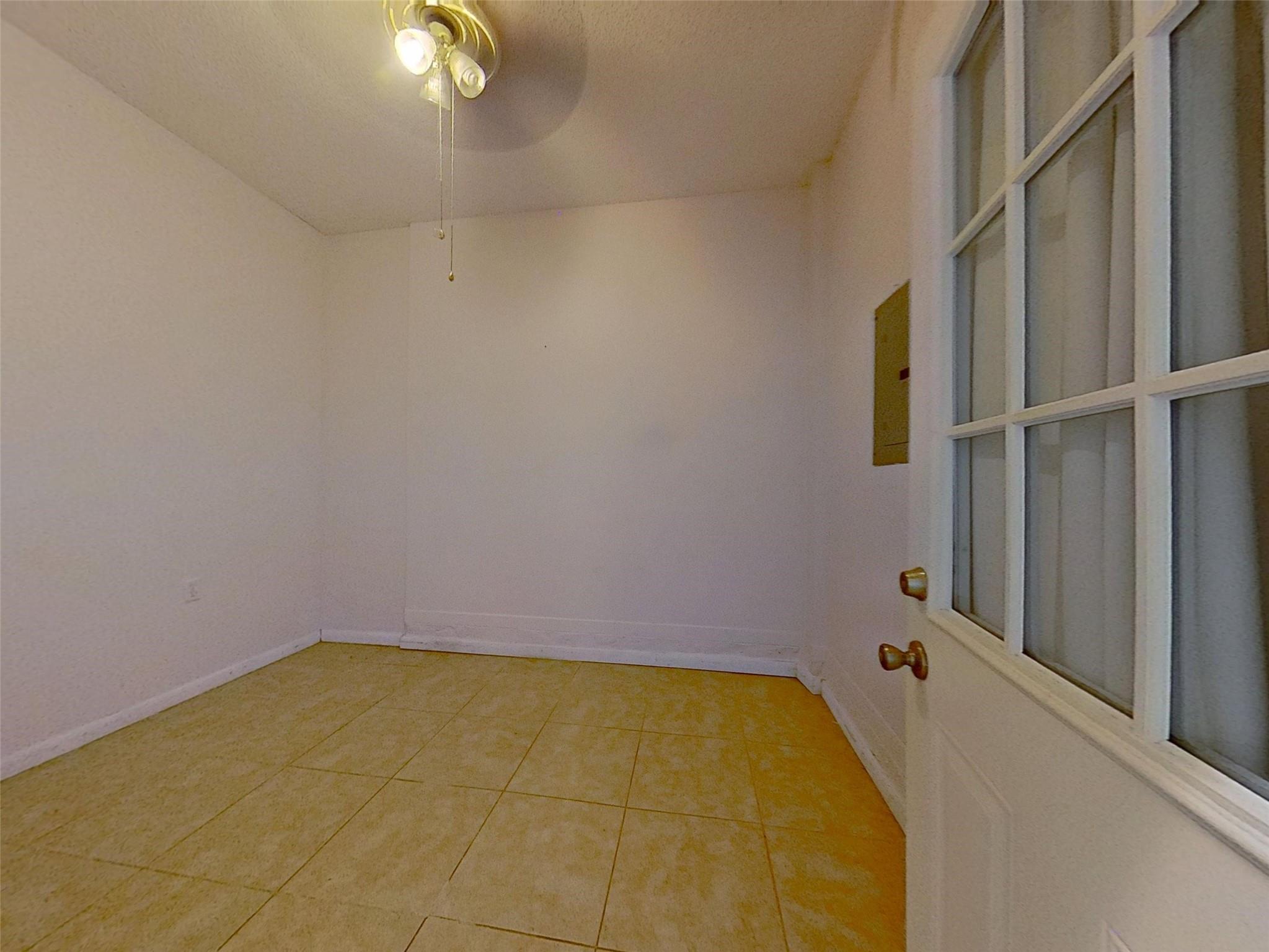 TOWNGATE-CHERRY BAY - Residential