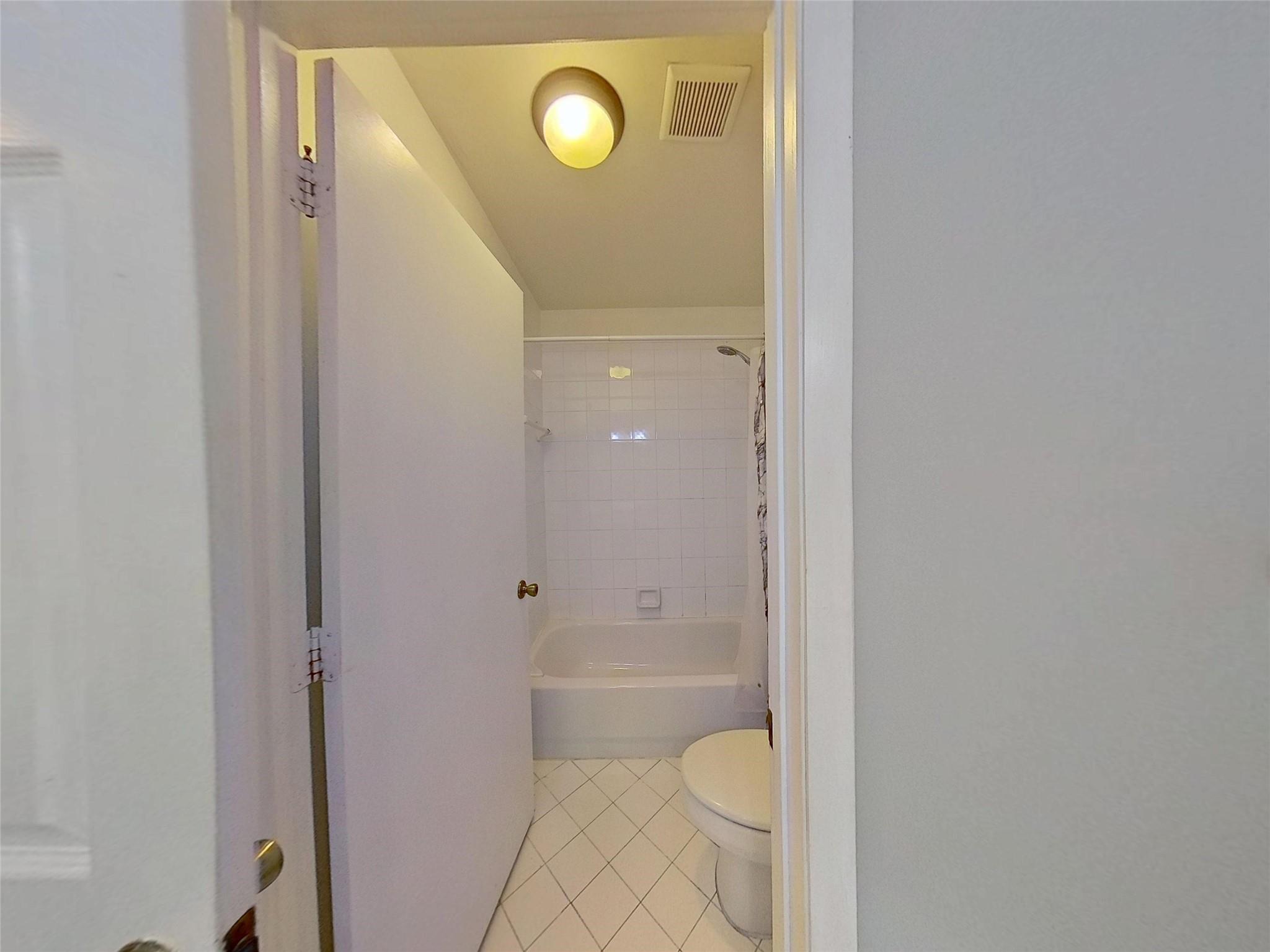 TOWNGATE-CHERRY BAY - Residential