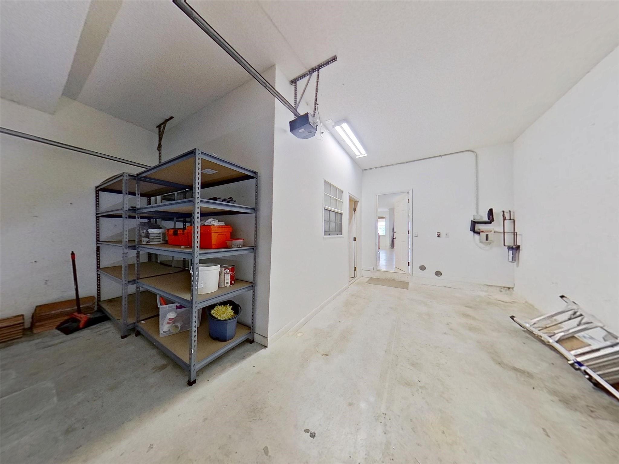 TOWNGATE-CHERRY BAY - Residential