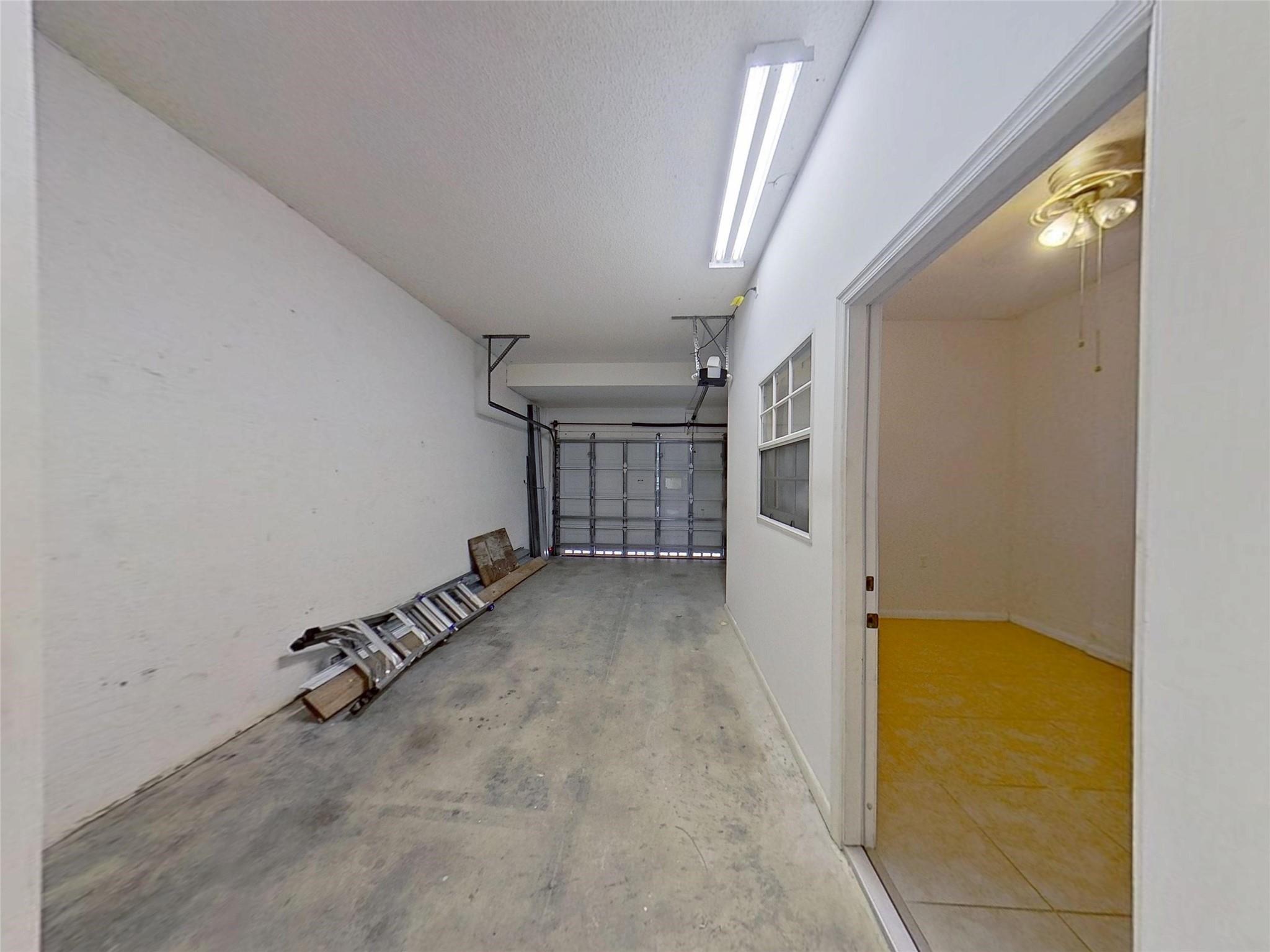 TOWNGATE-CHERRY BAY - Residential