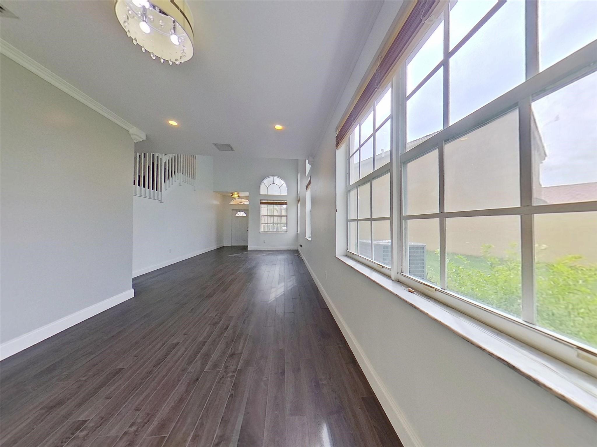 TOWNGATE-CHERRY BAY - Residential