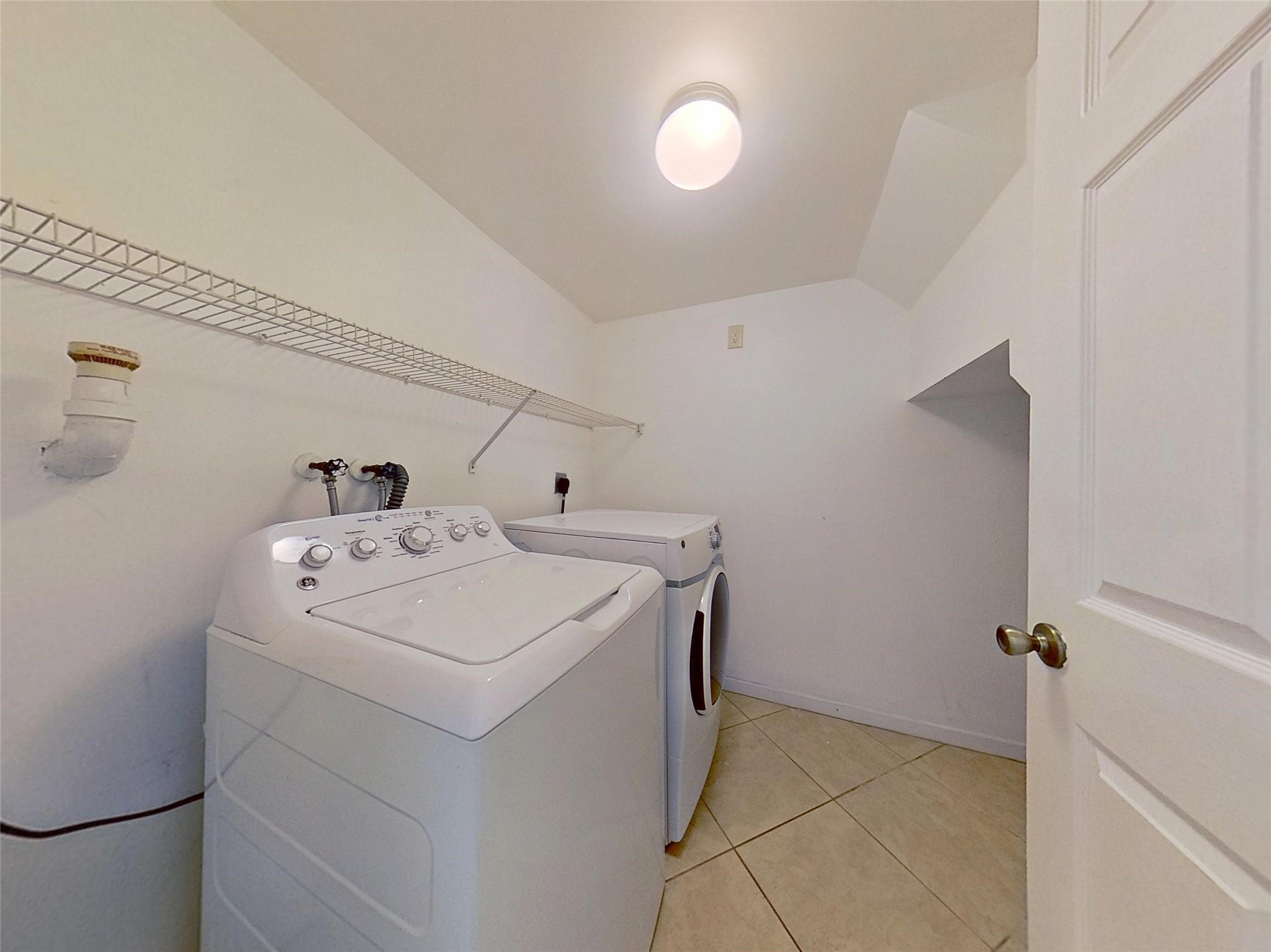 TOWNGATE-CHERRY BAY - Residential