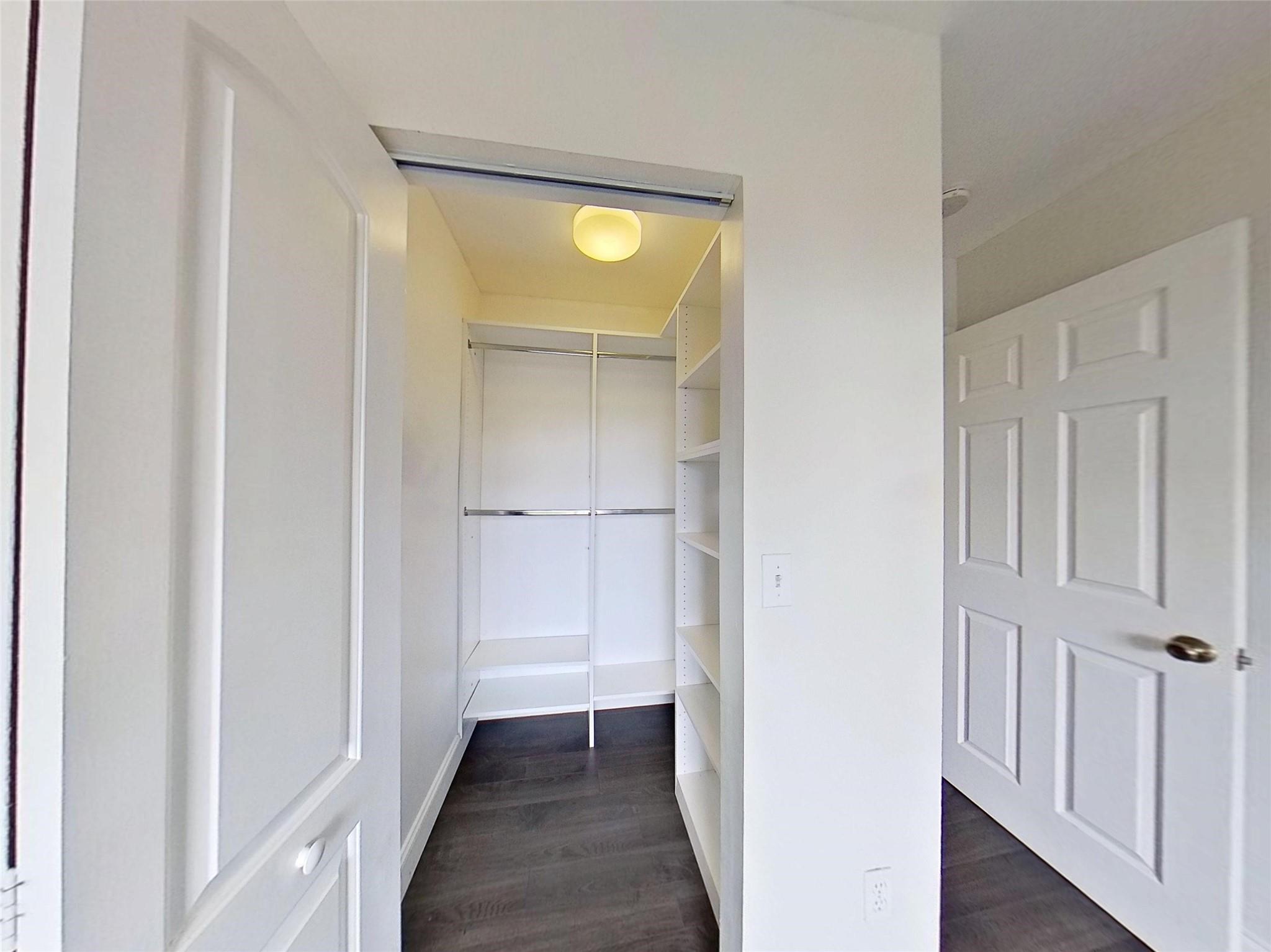 TOWNGATE-CHERRY BAY - Residential